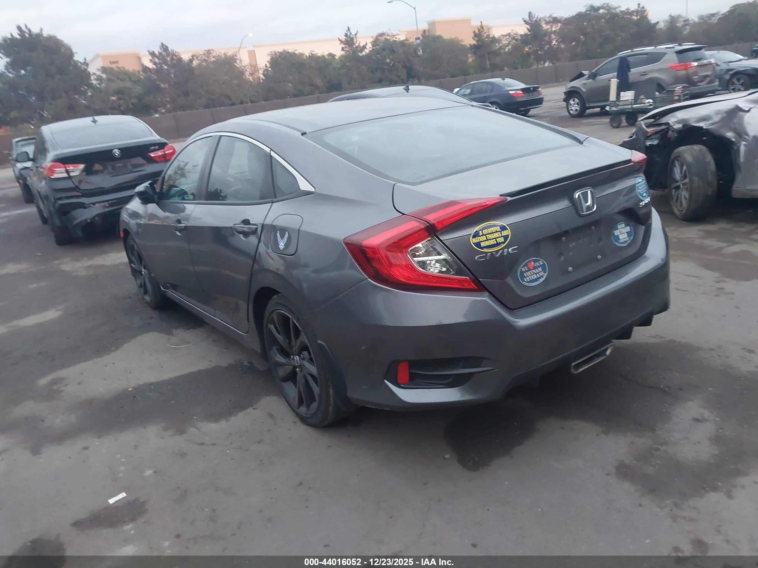 HONDA CIVIC image 3