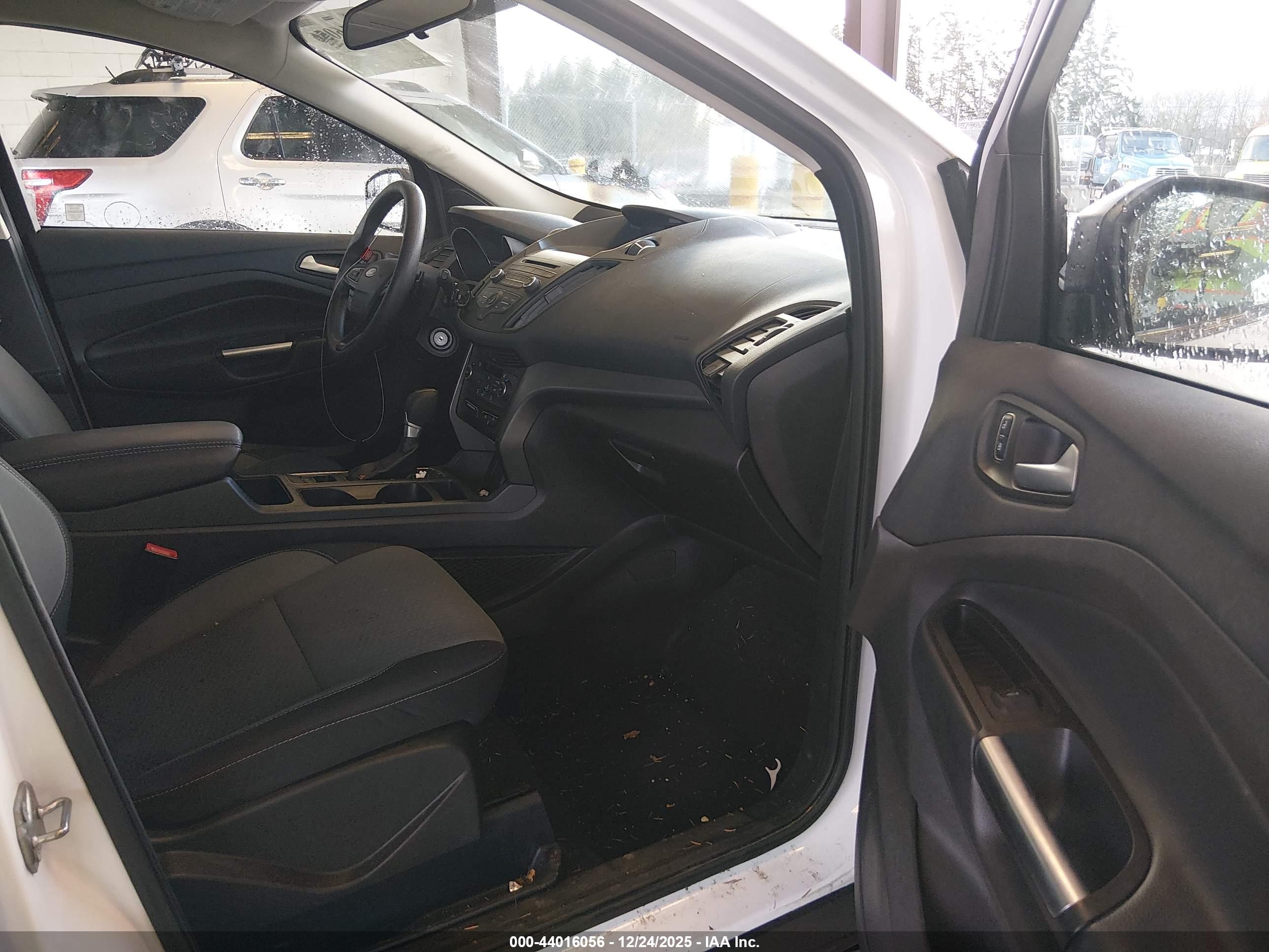 FORD ESCAPE image 5