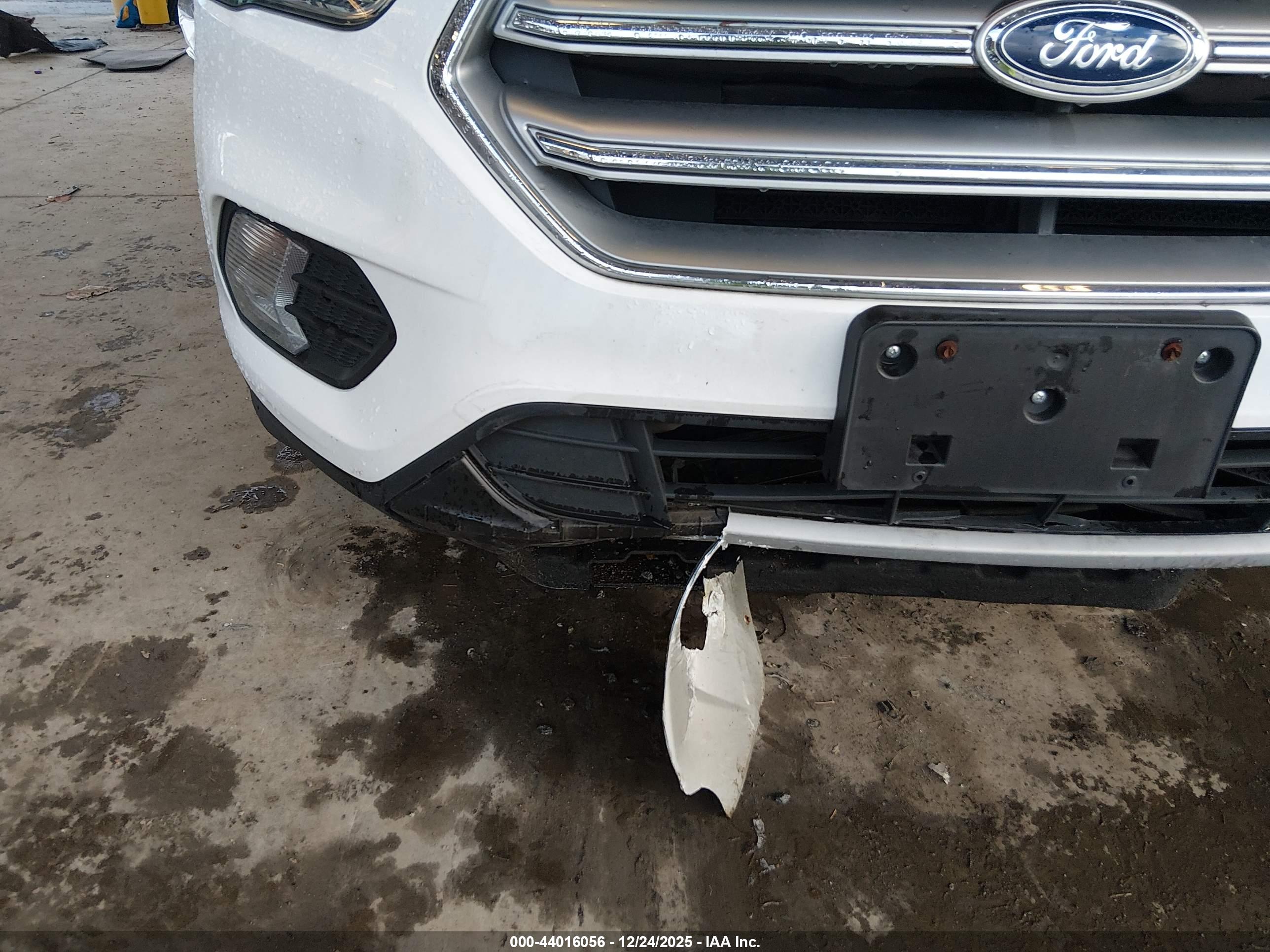 FORD ESCAPE image 6