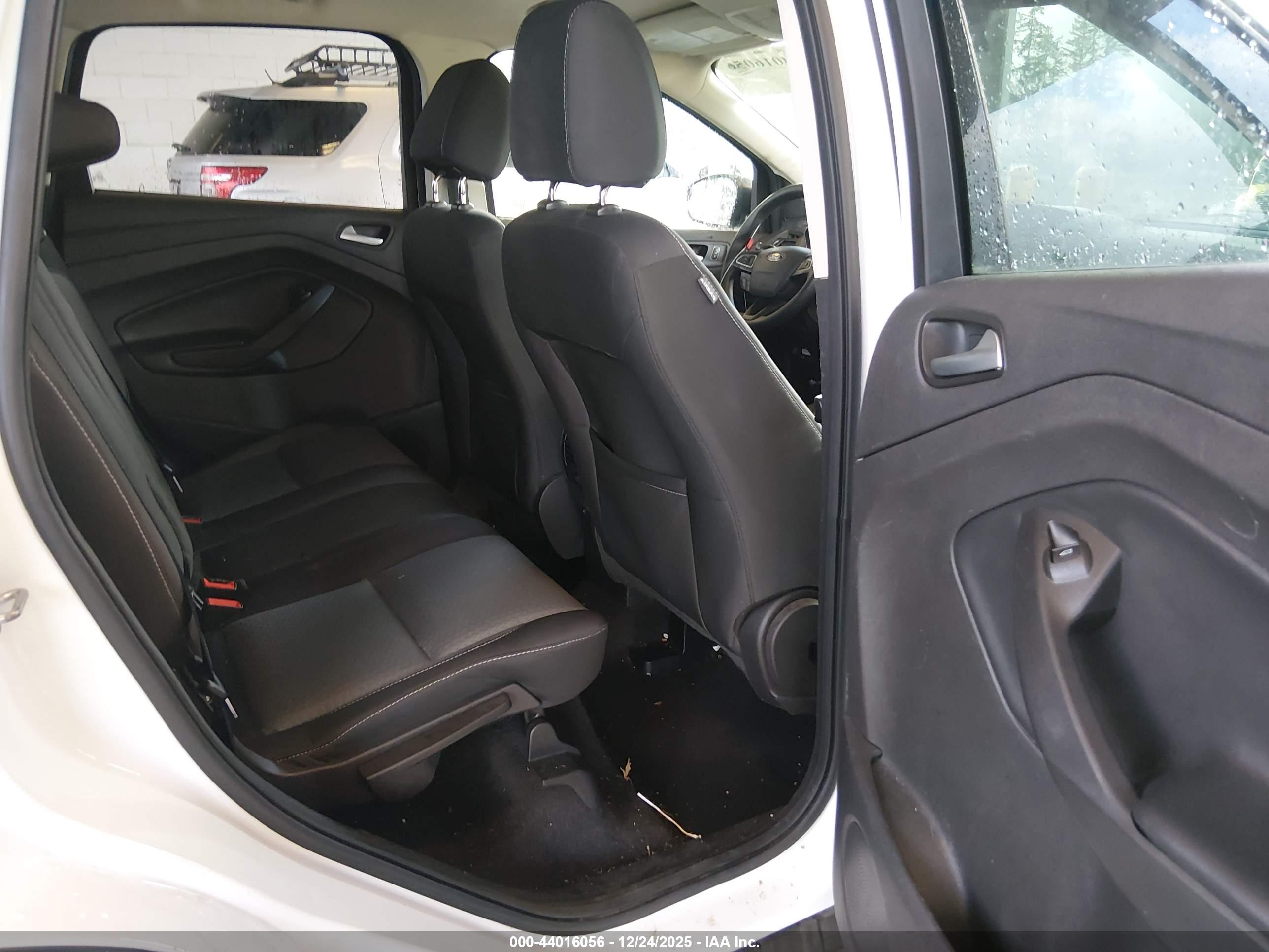 FORD ESCAPE image 8