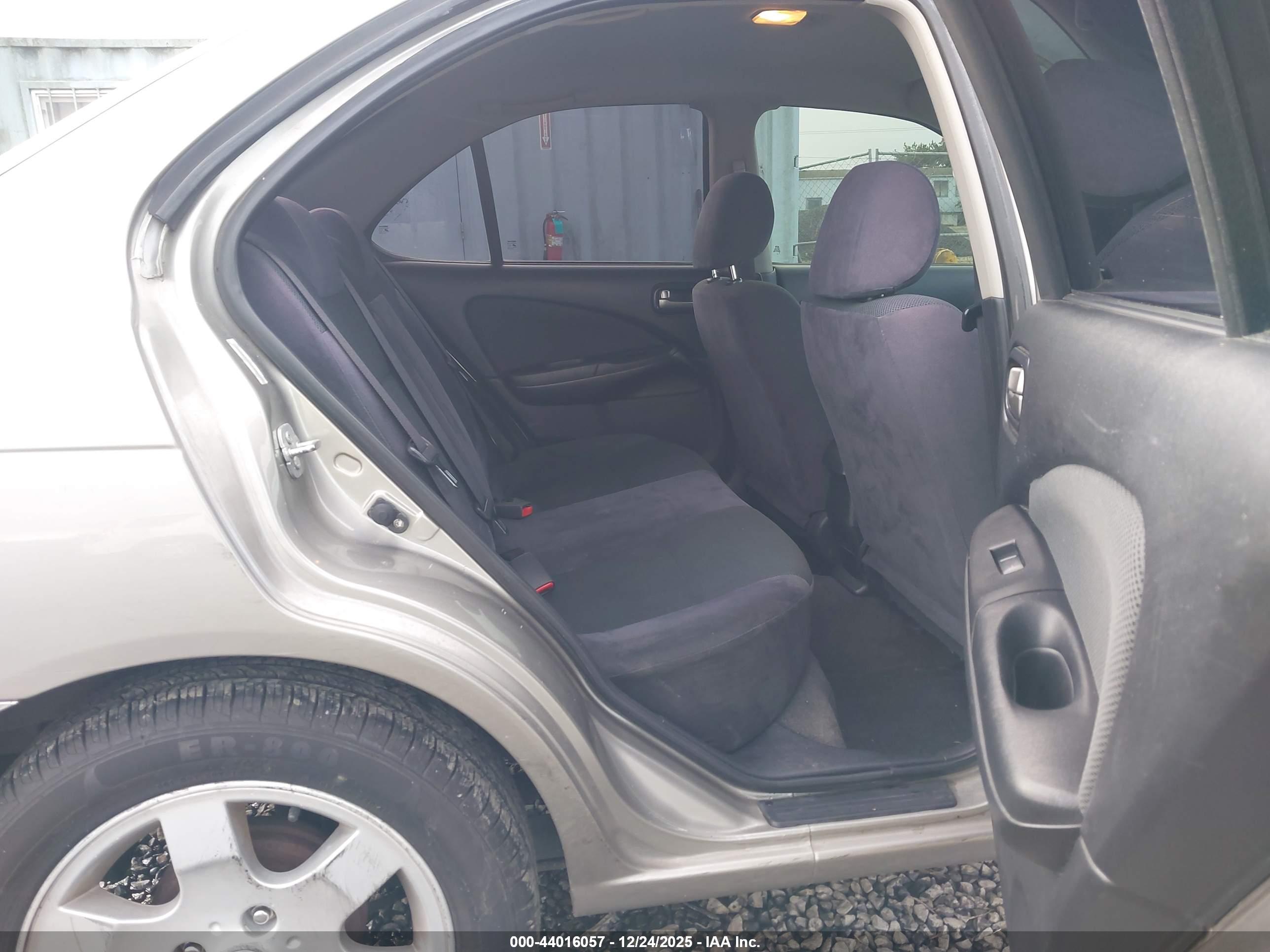 NISSAN SENTRA image 8