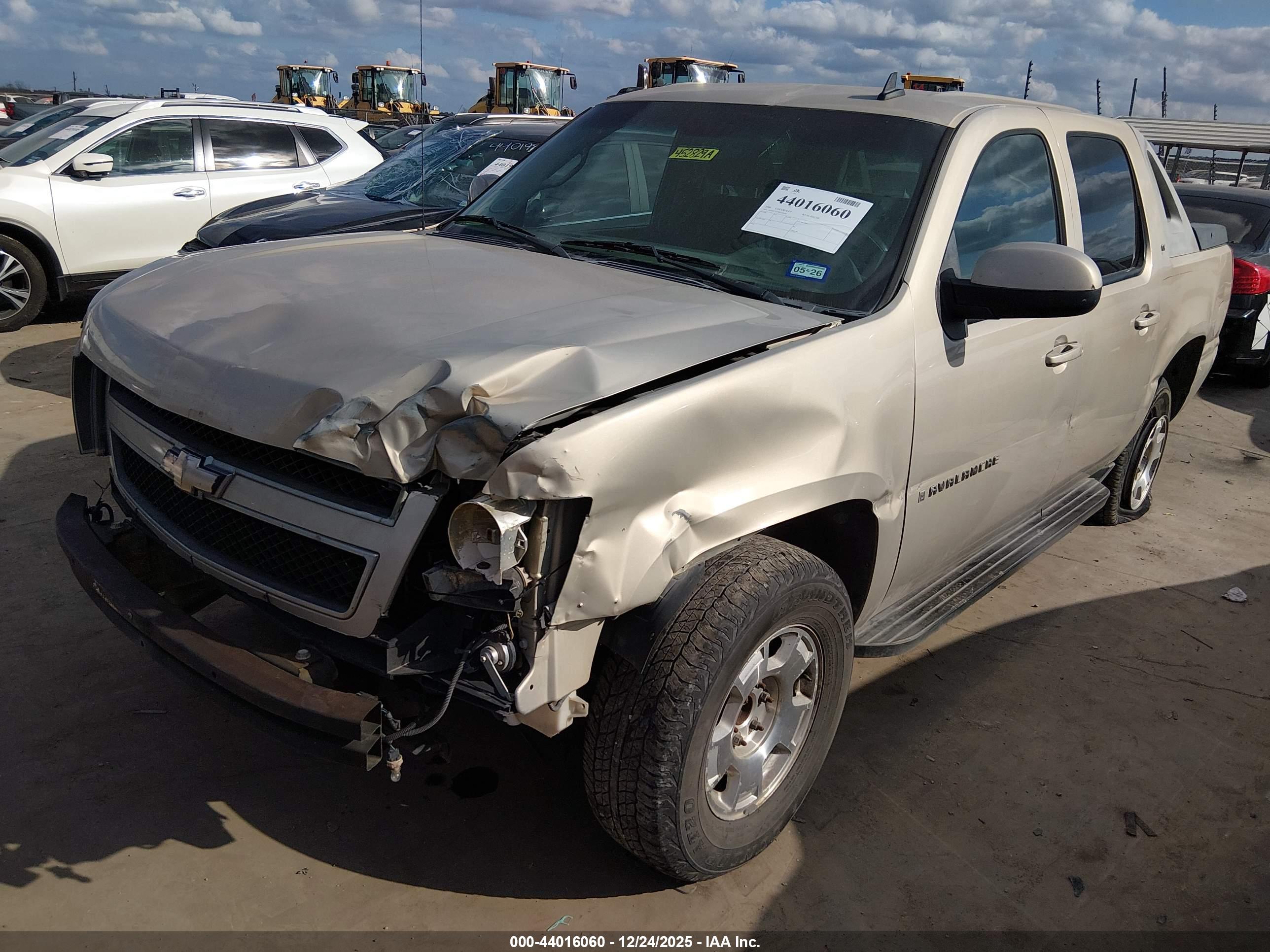 CHEVROLET AVALANCHE image 2