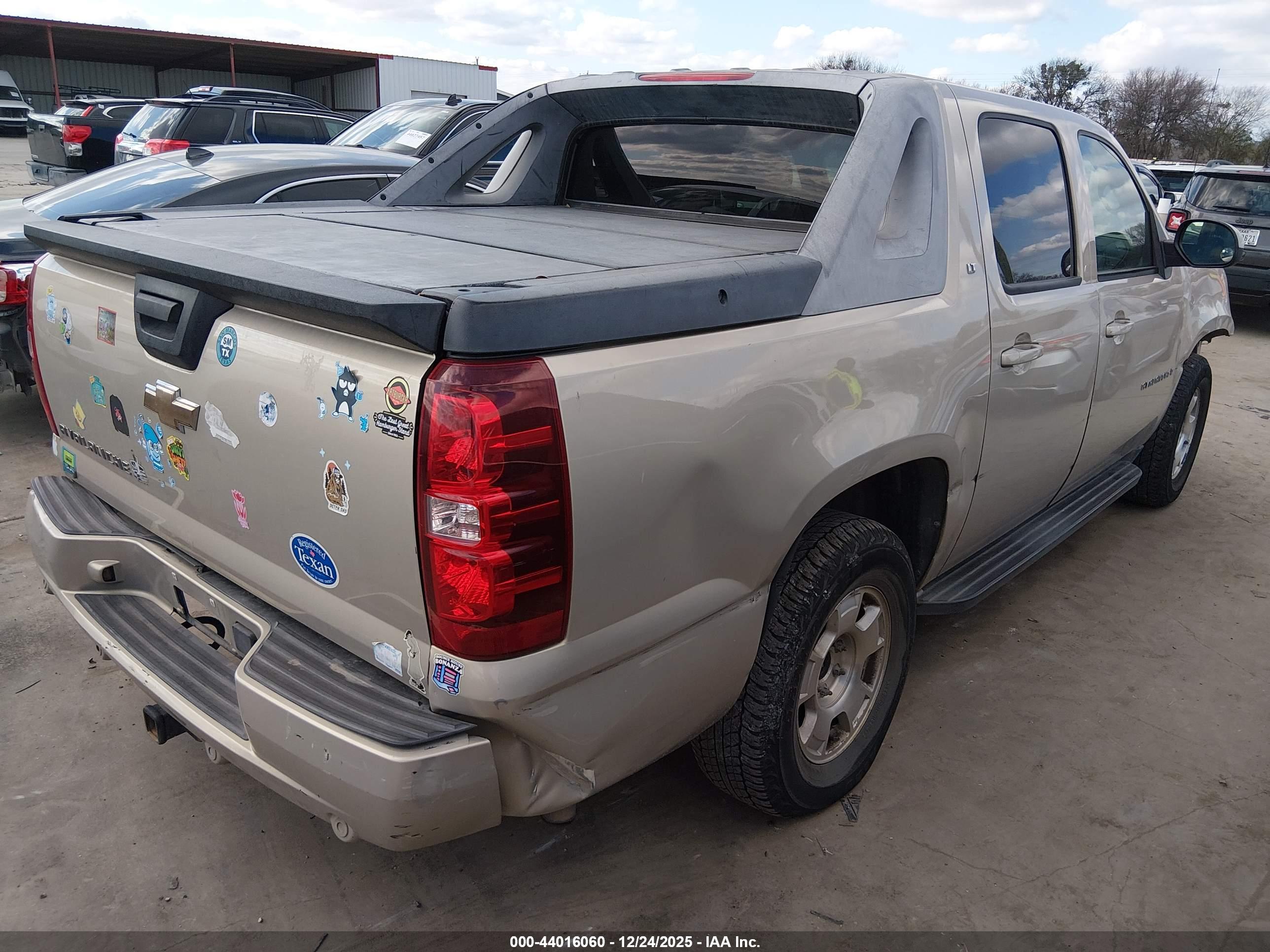 CHEVROLET AVALANCHE image 4