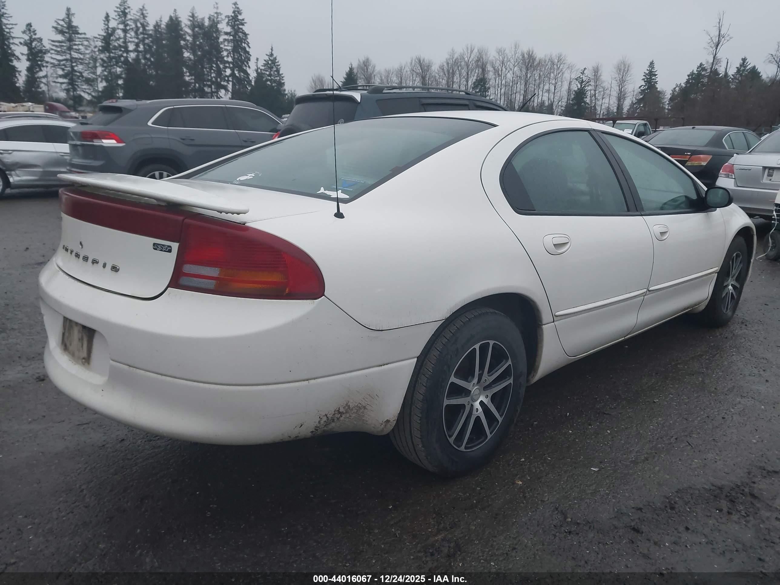 DODGE INTREPID image 4