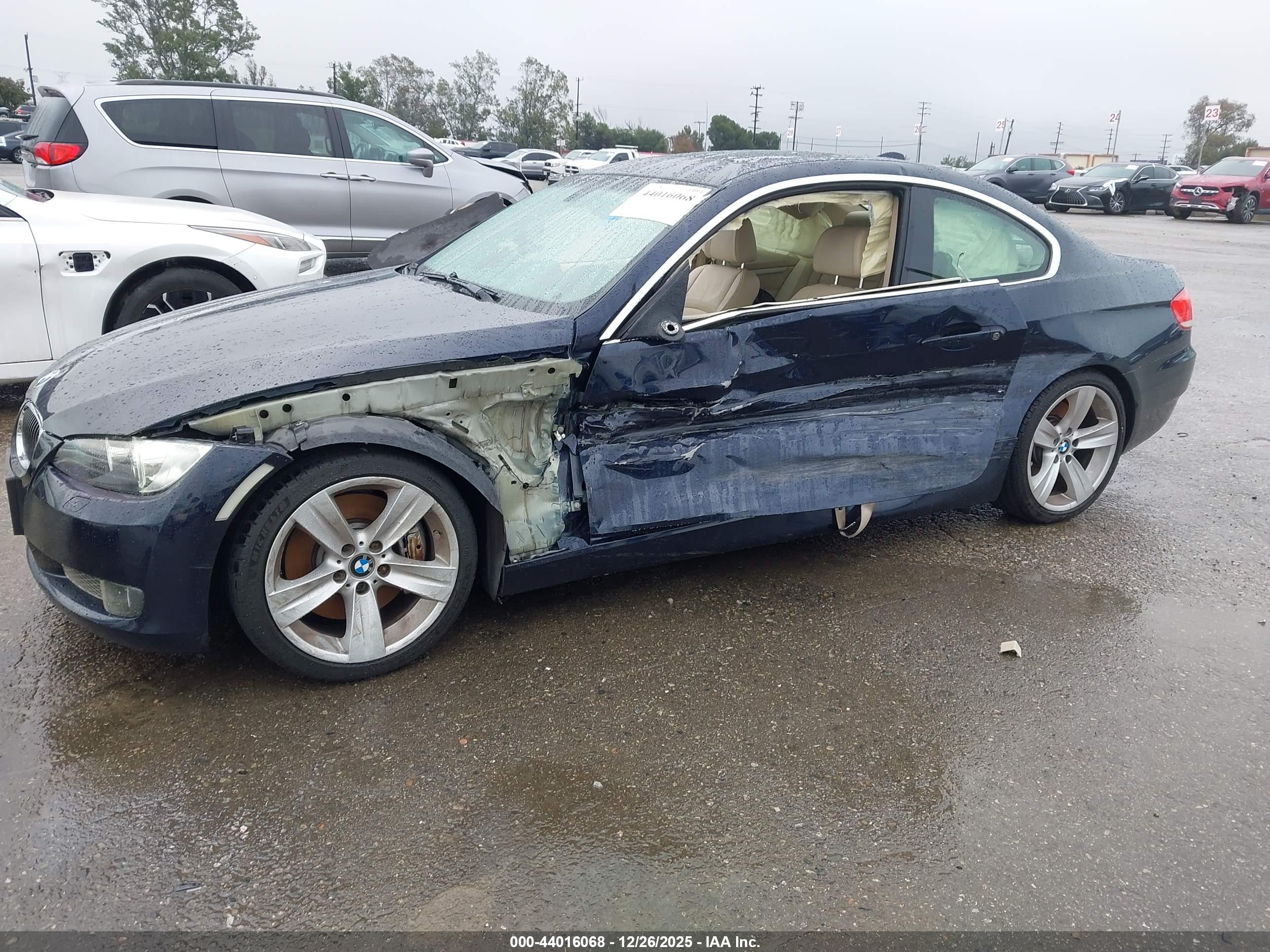 BMW 335I image 6