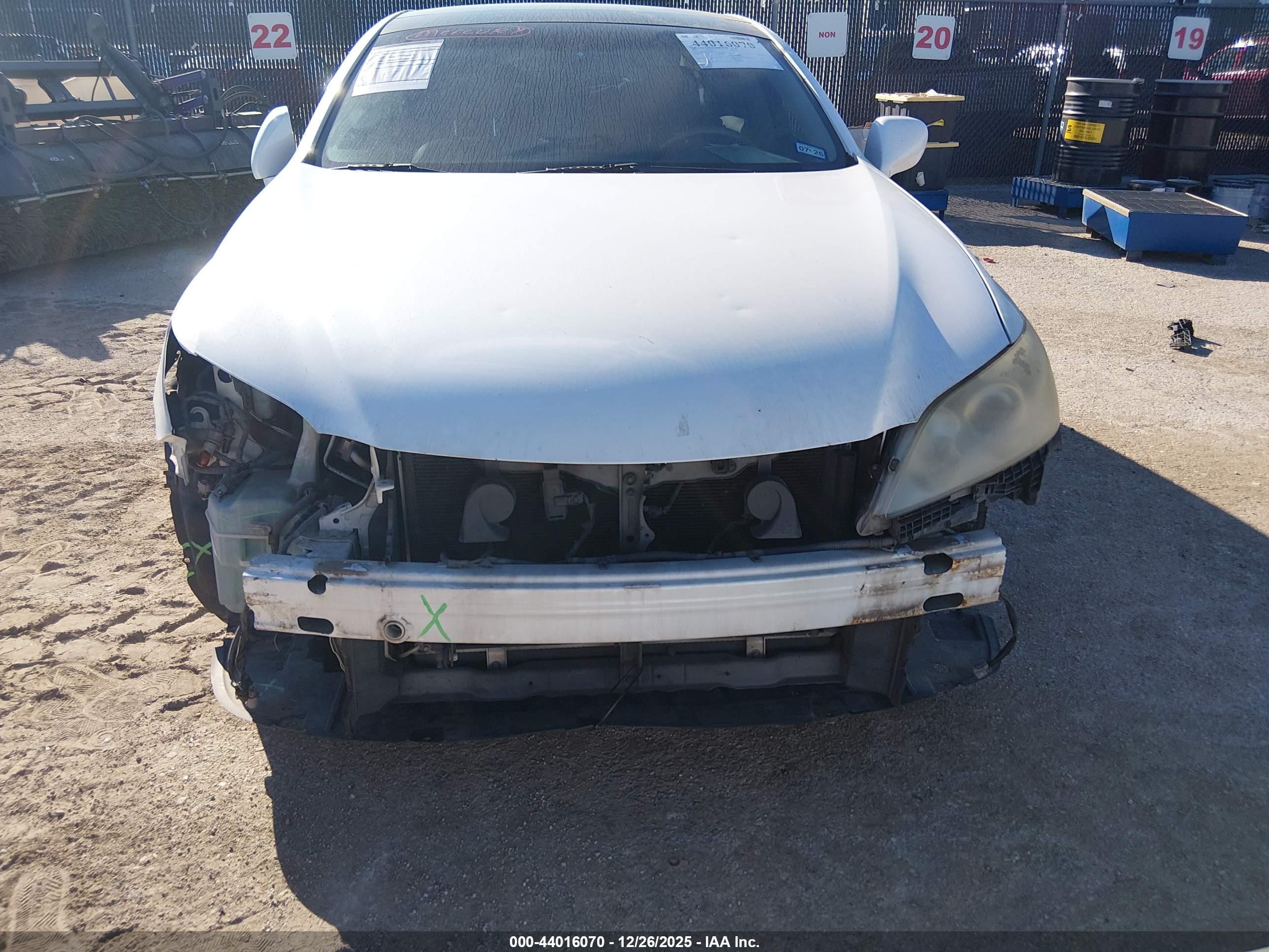 LEXUS ES image 6