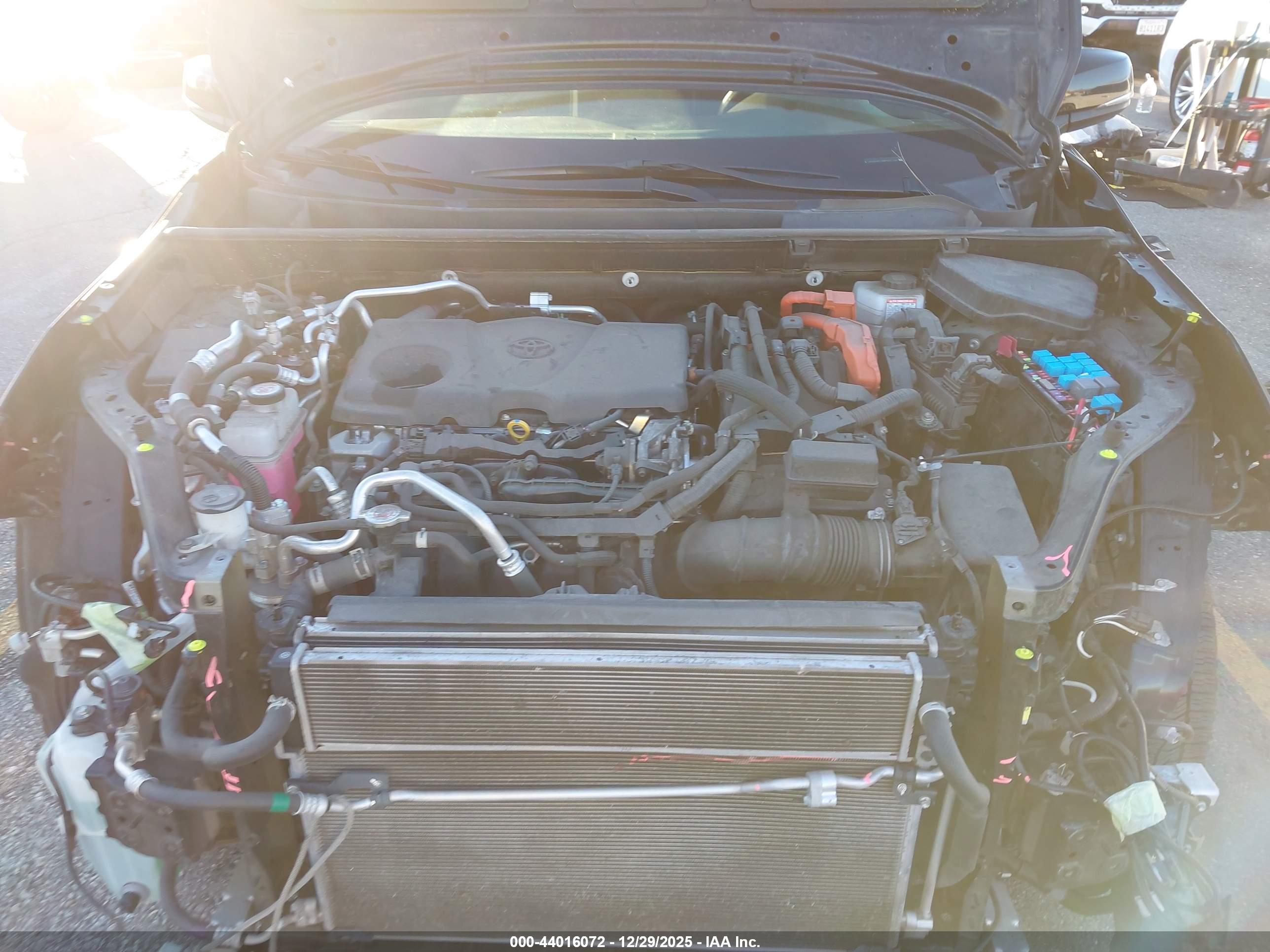 TOYOTA RAV4 image 10