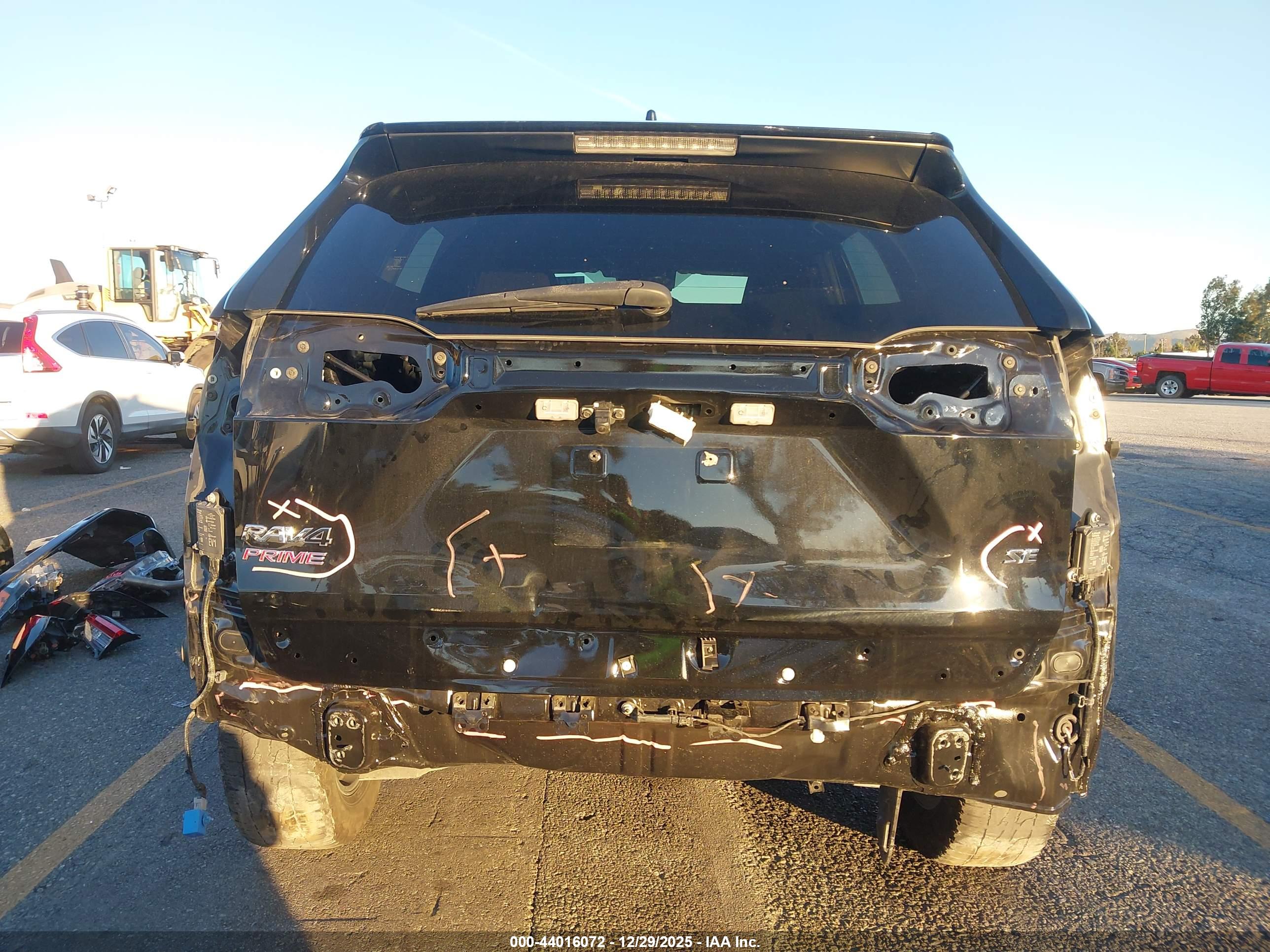 TOYOTA RAV4 image 6