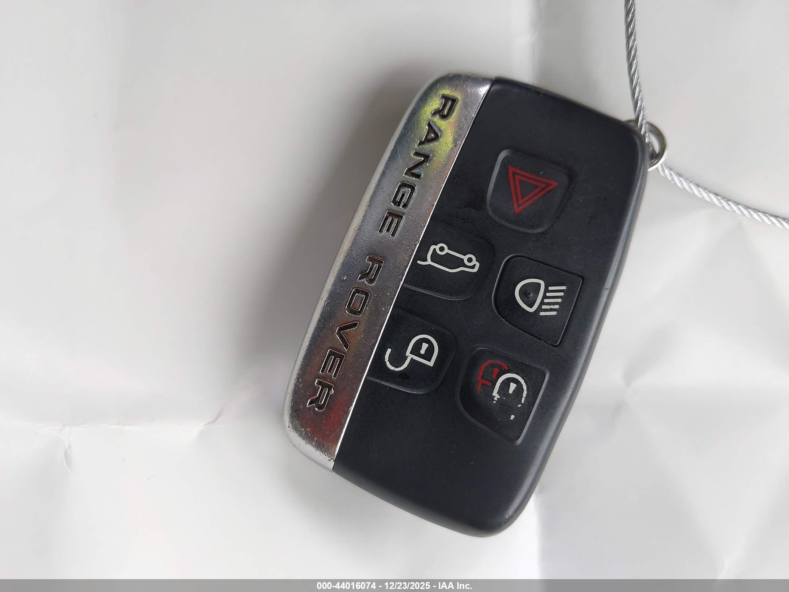 LAND ROVER image 11