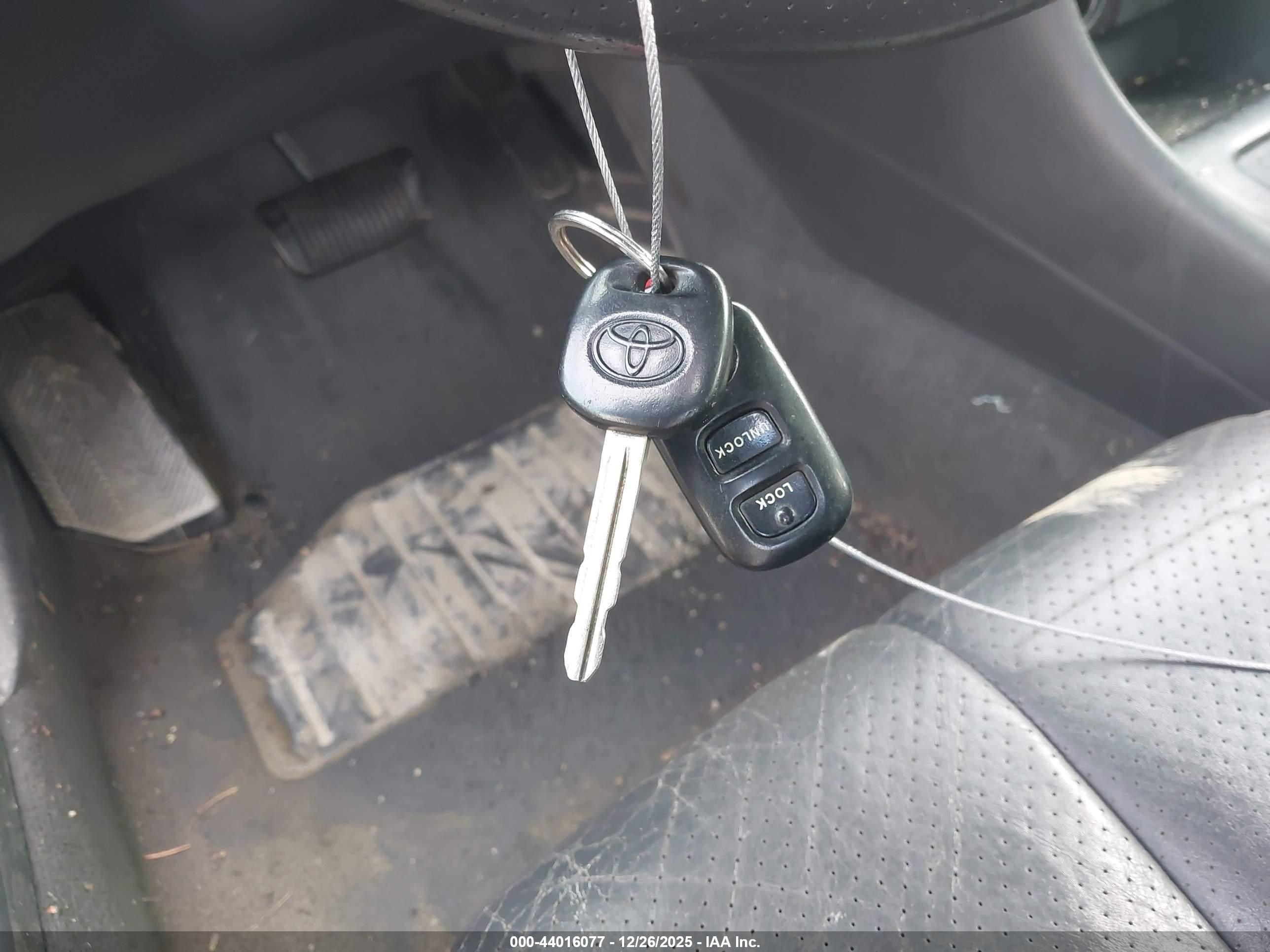 TOYOTA CAMRY image 11
