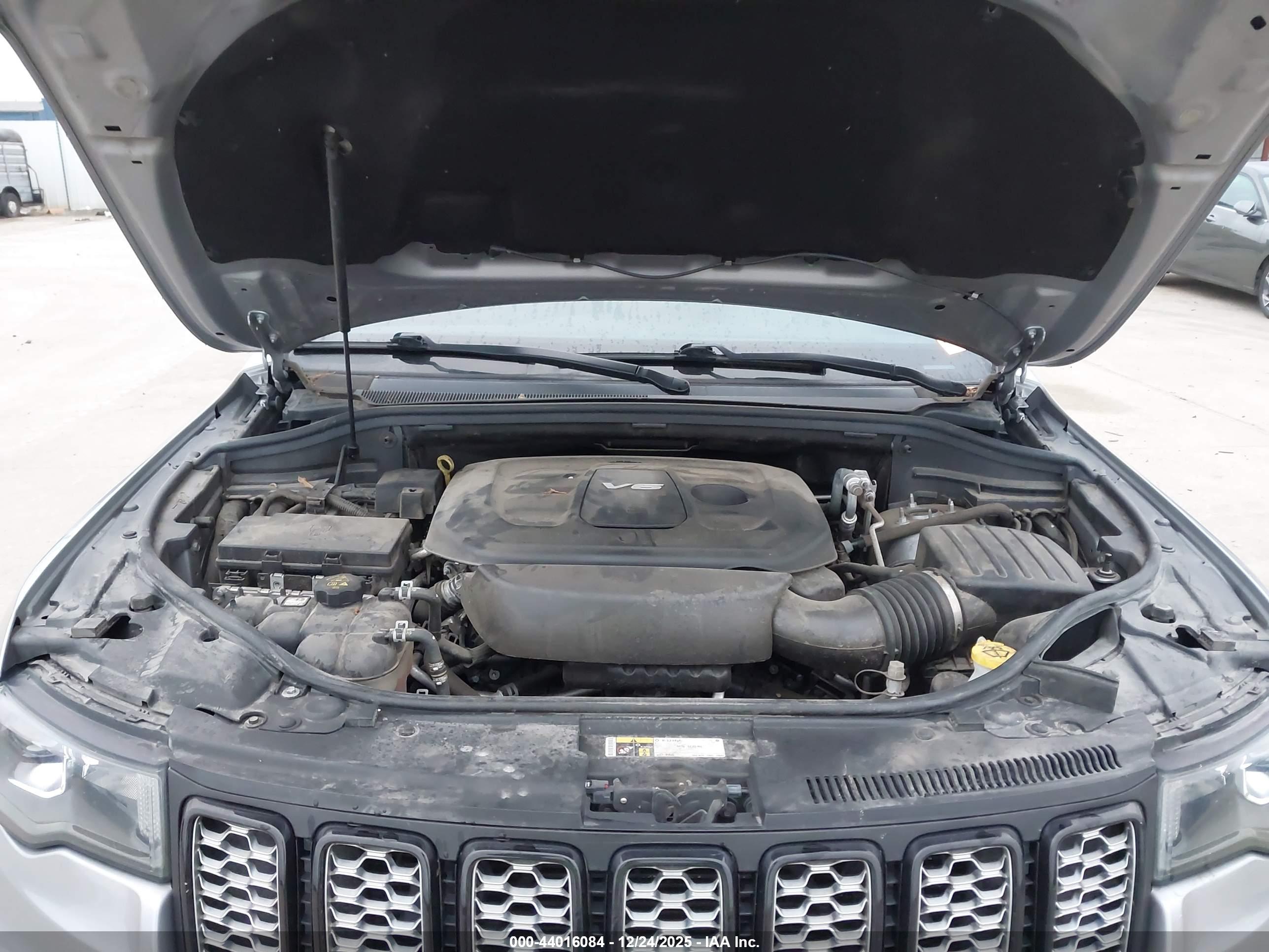 JEEP GRAND image 10