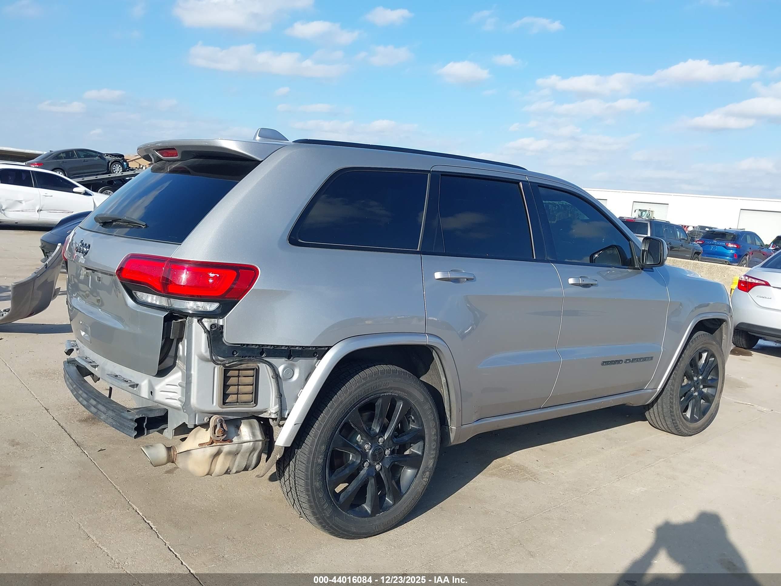 JEEP GRAND image 4