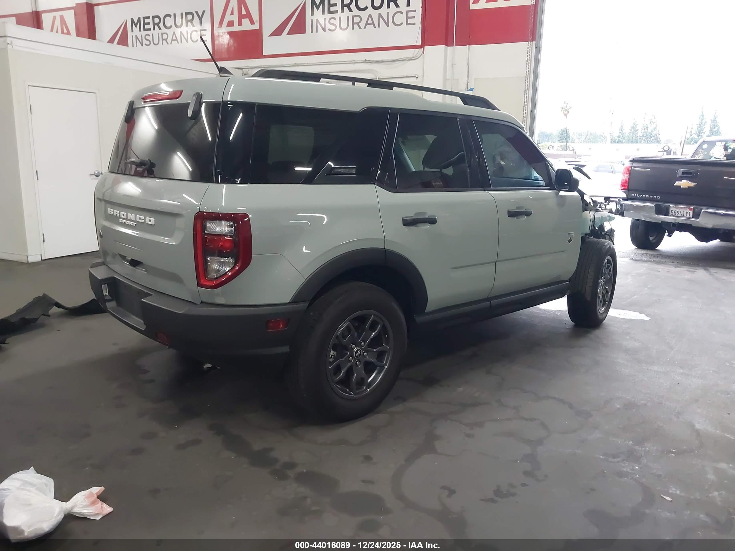 FORD BRONCO image 4