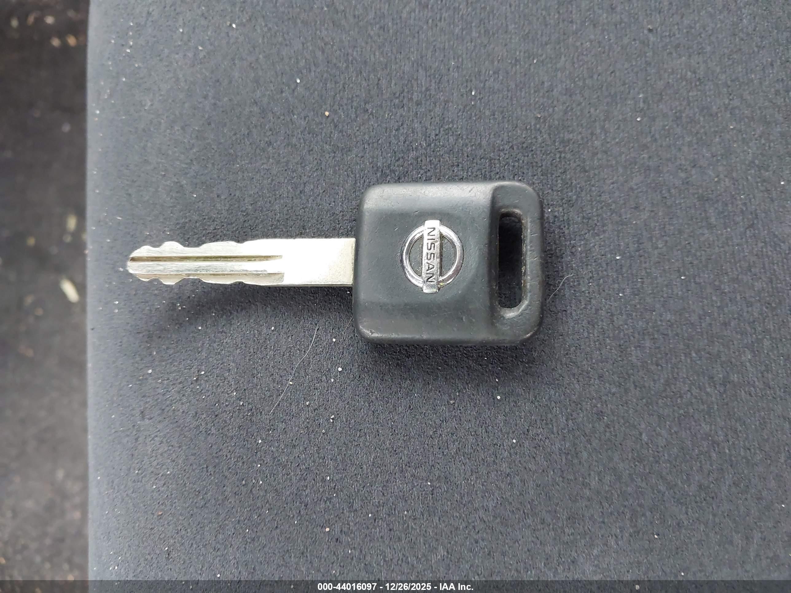 NISSAN VERSA image 11
