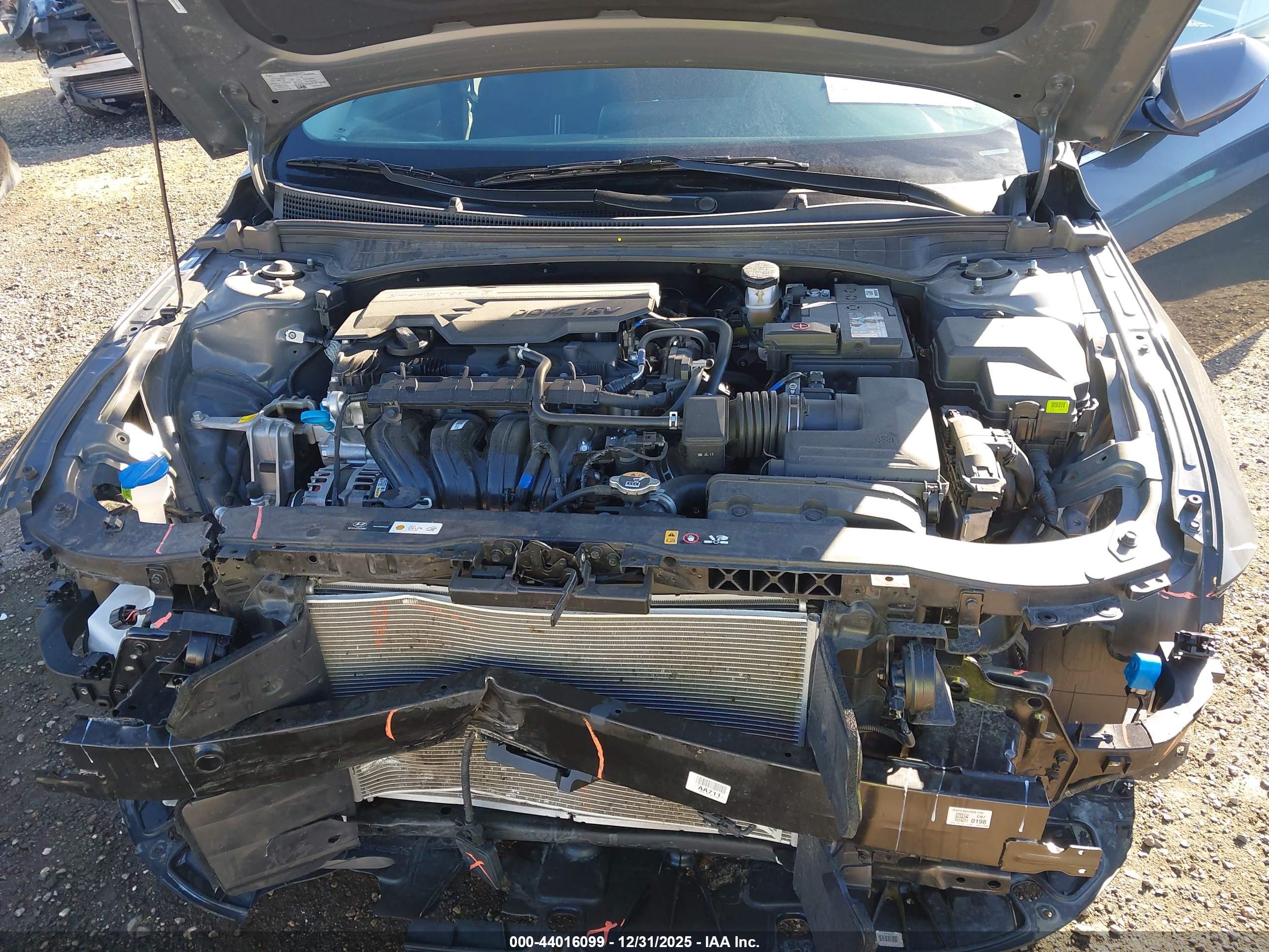 HYUNDAI ELANTRA image 10