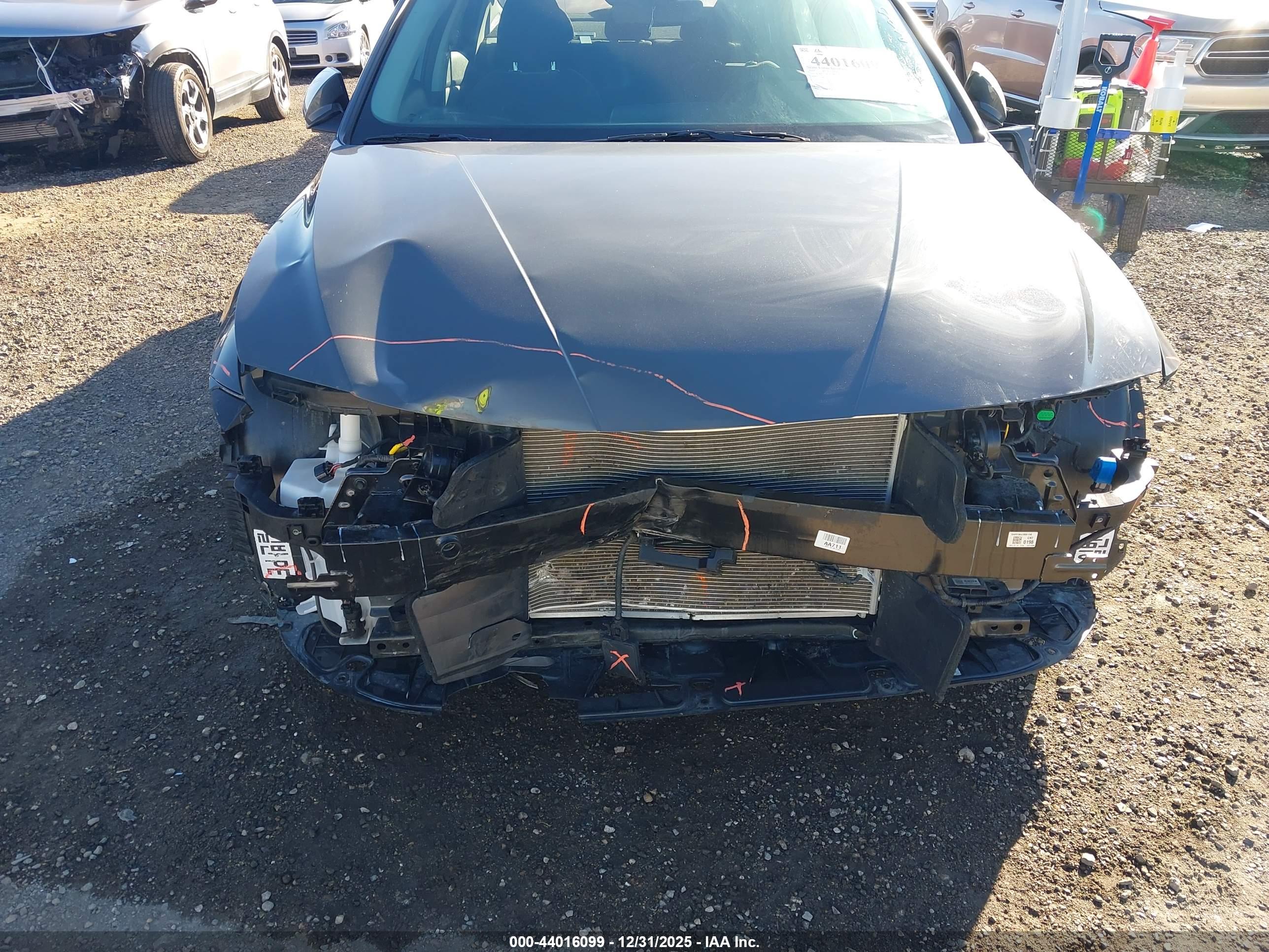 HYUNDAI ELANTRA image 6