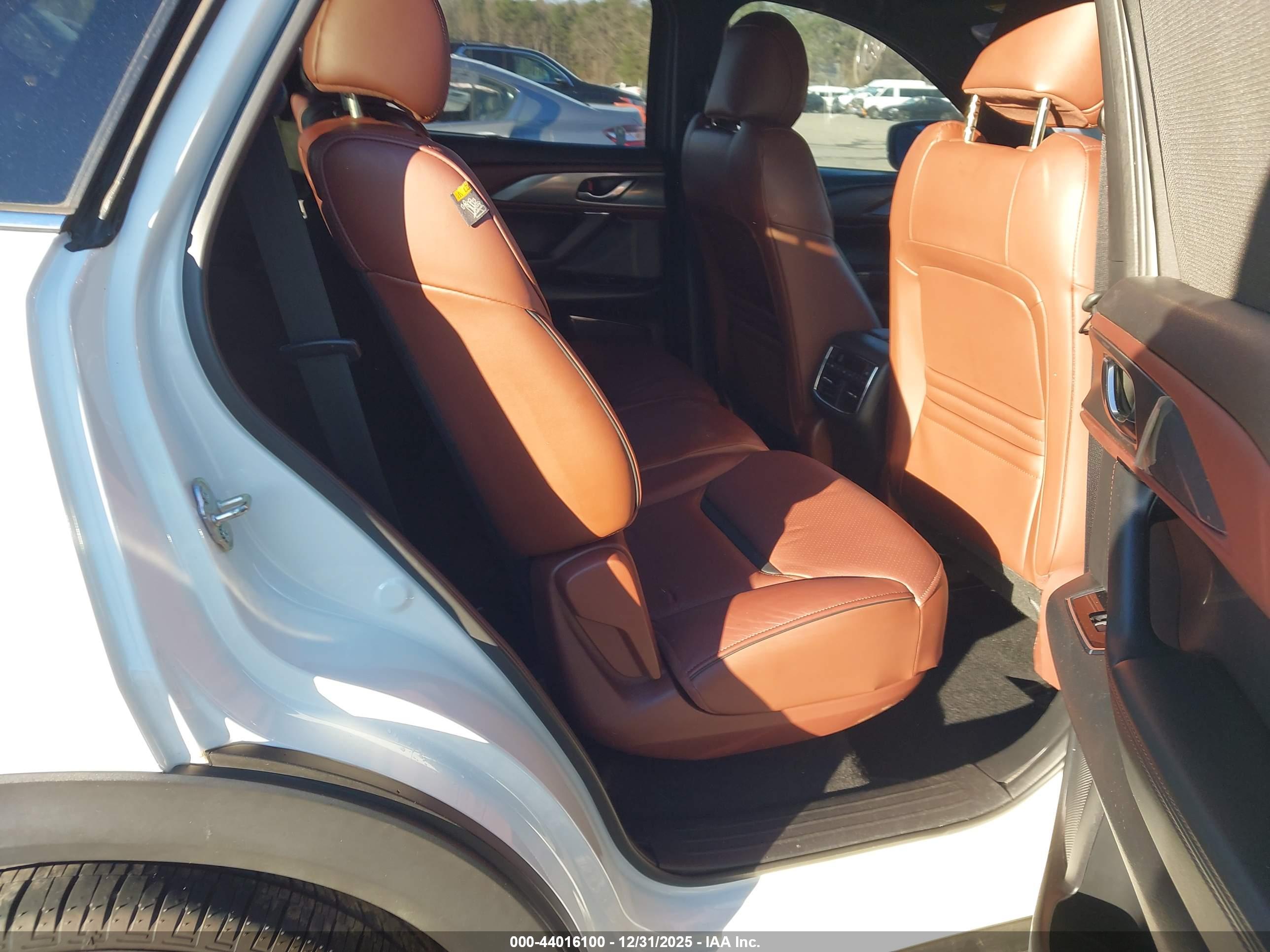 MAZDA CX-9 image 8