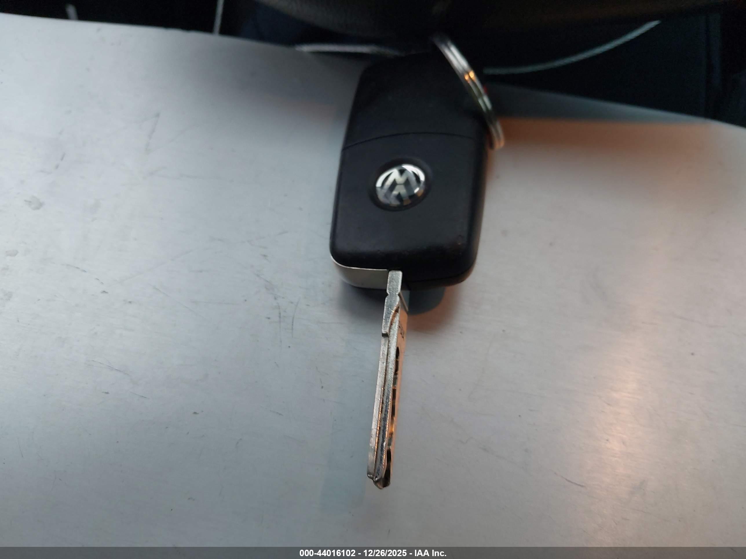 VOLKSWAGEN JETTA image 11