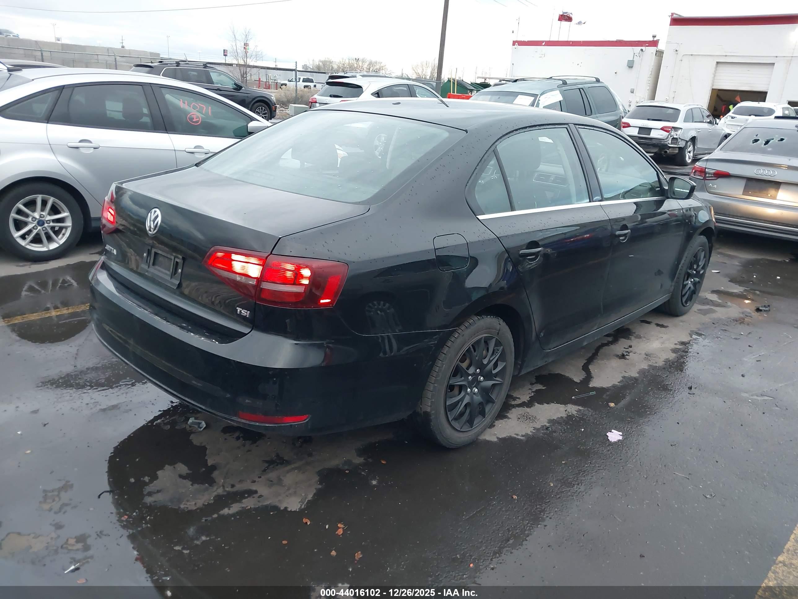 VOLKSWAGEN JETTA image 4