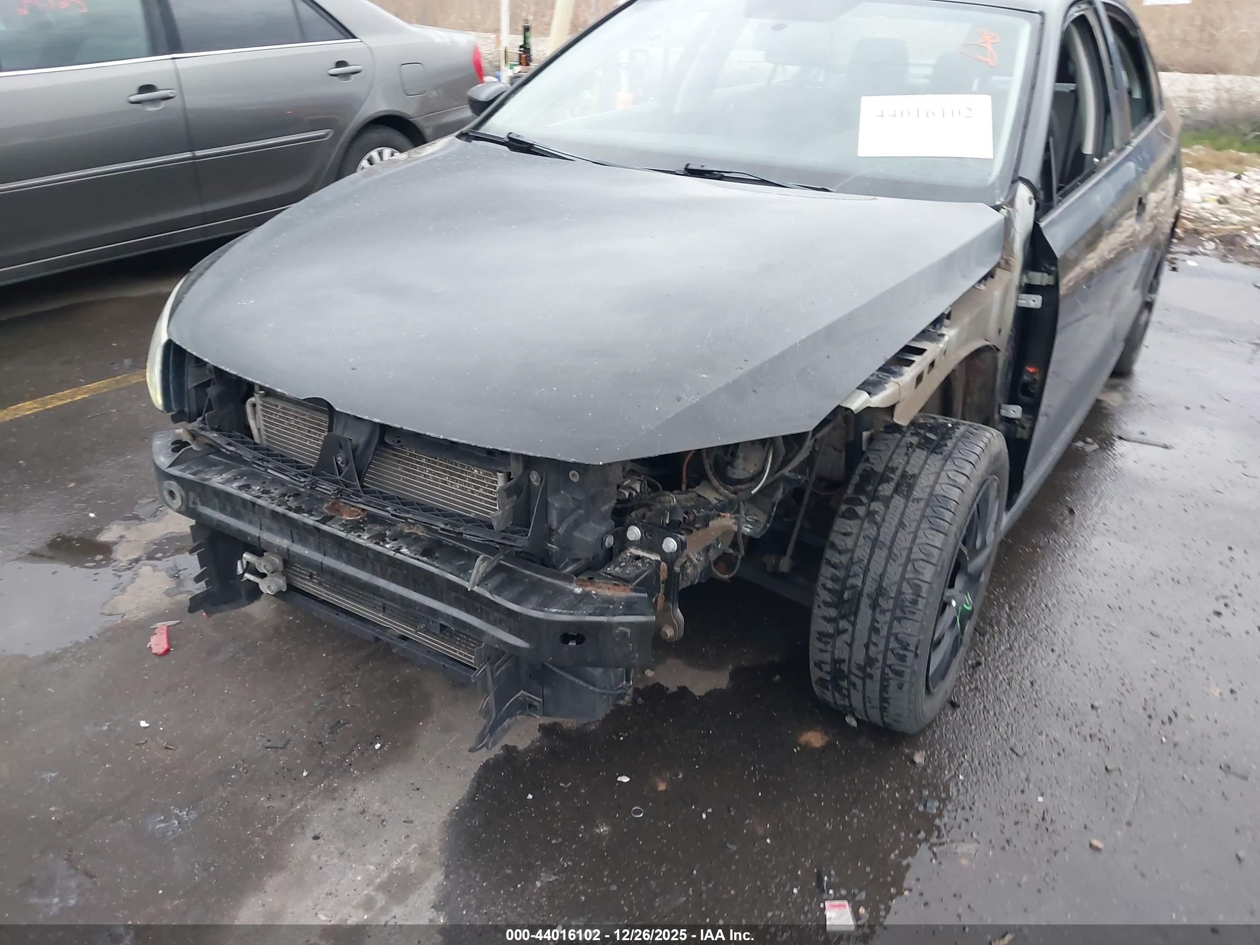 VOLKSWAGEN JETTA image 6