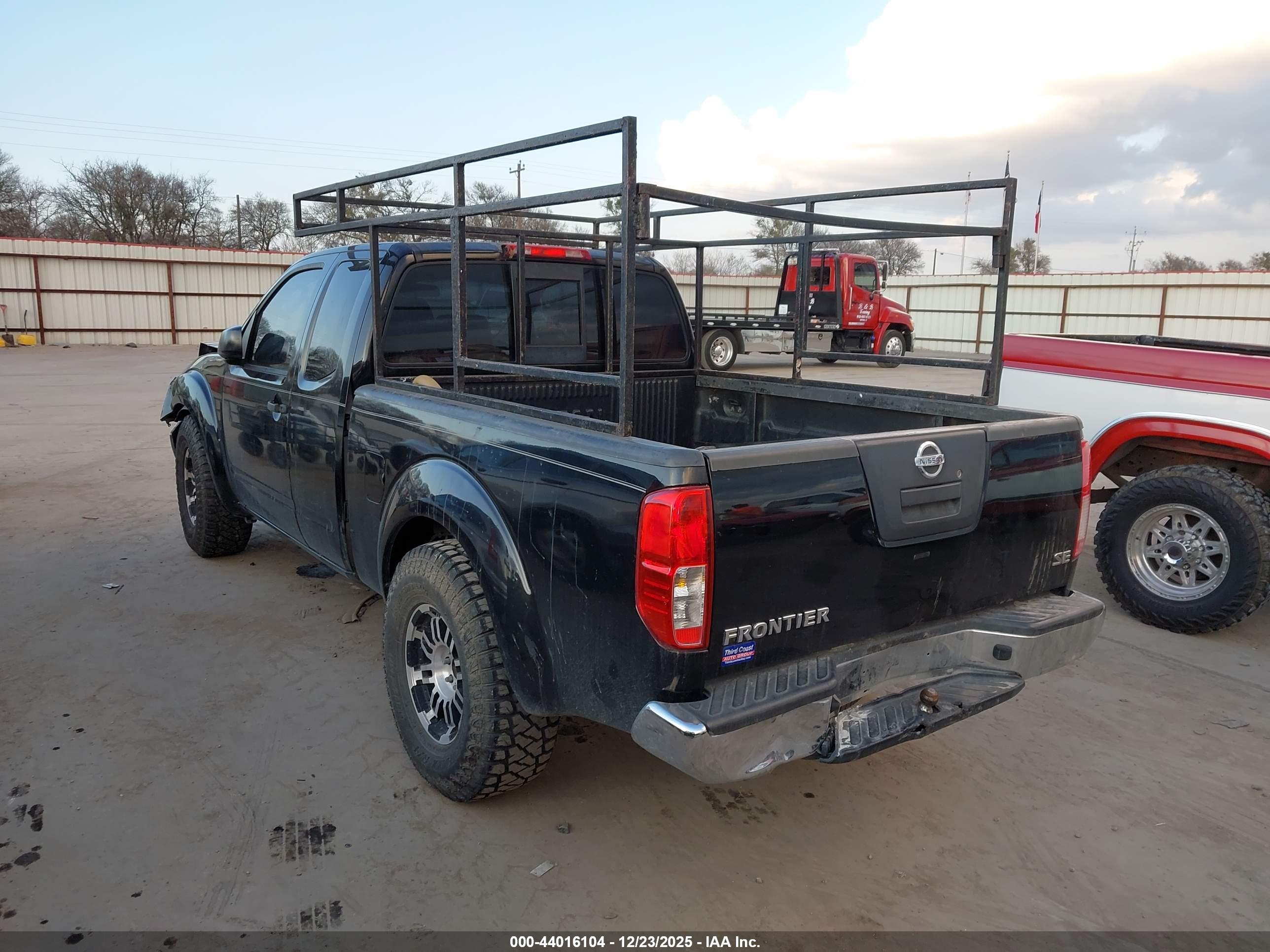 NISSAN FRONTIER image 3