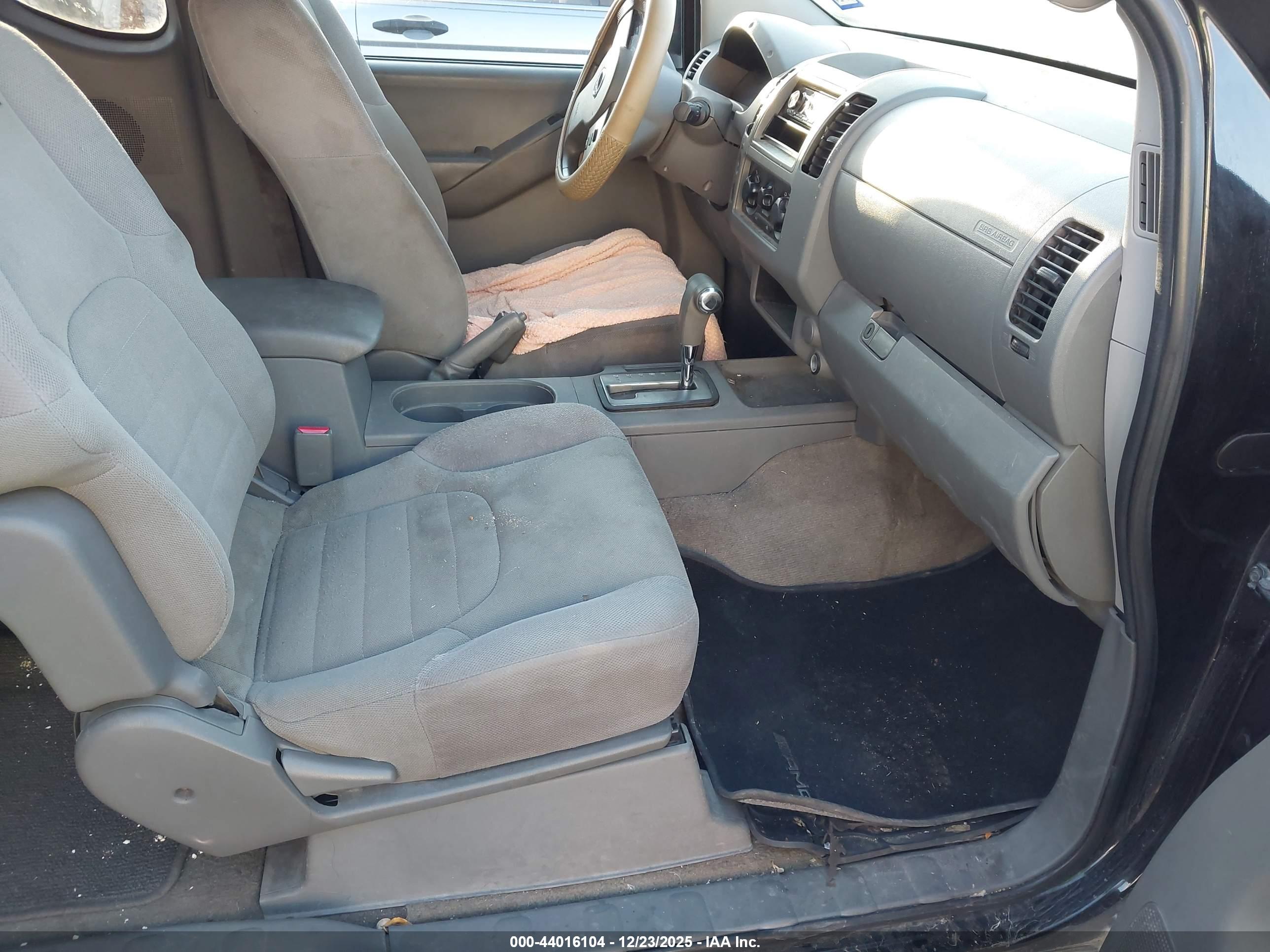 NISSAN FRONTIER image 5