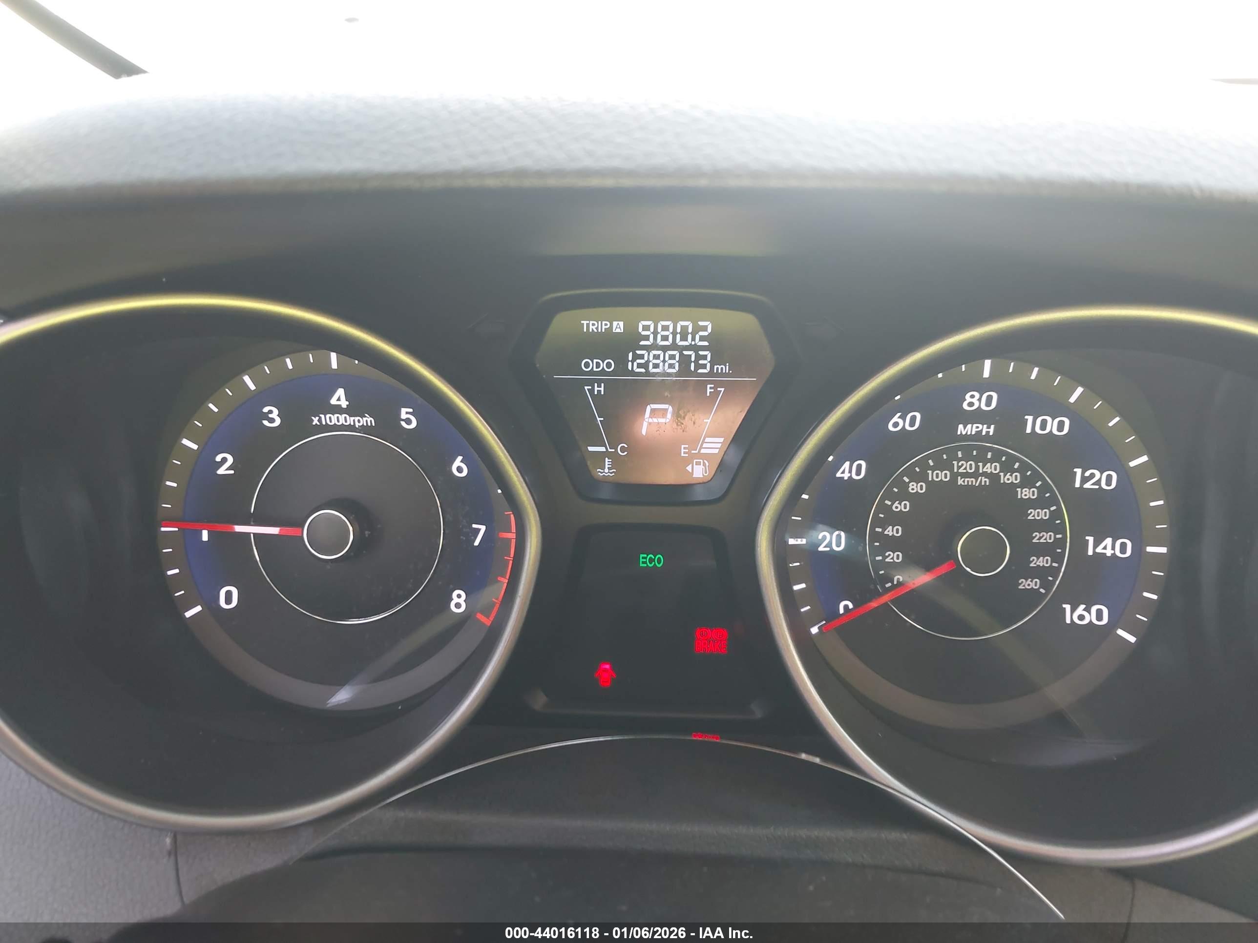 HYUNDAI ELANTRA image 7