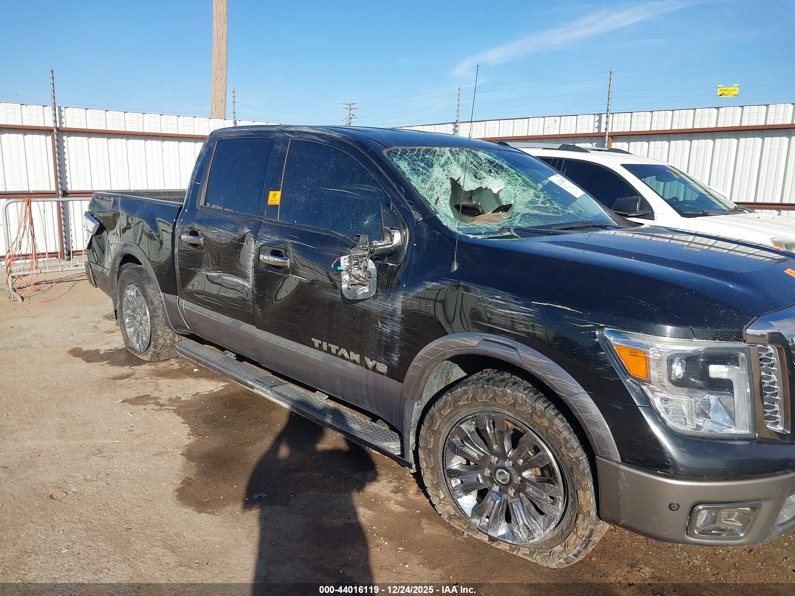 NISSAN TITAN image 6