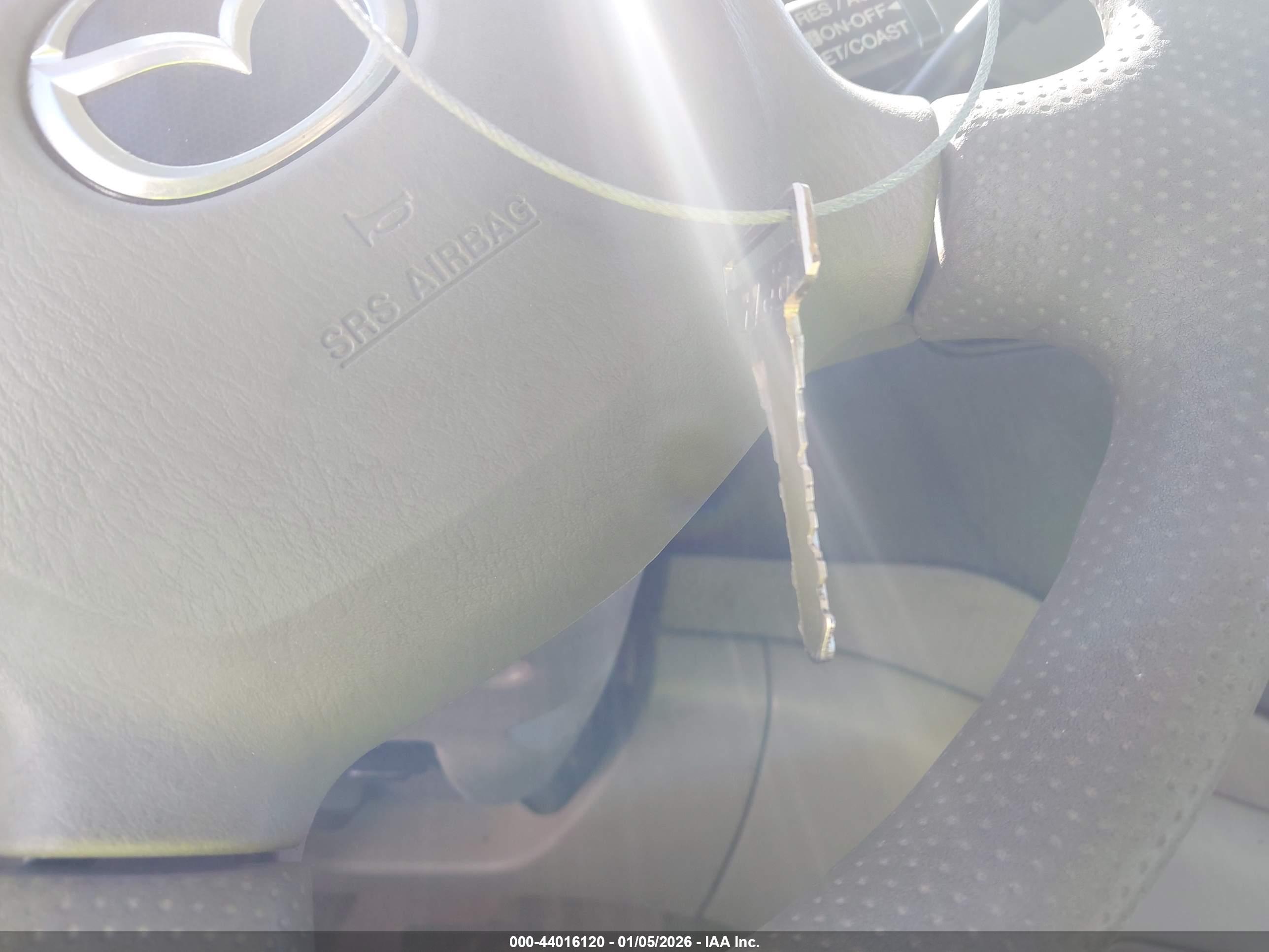 MAZDA MPV image 11