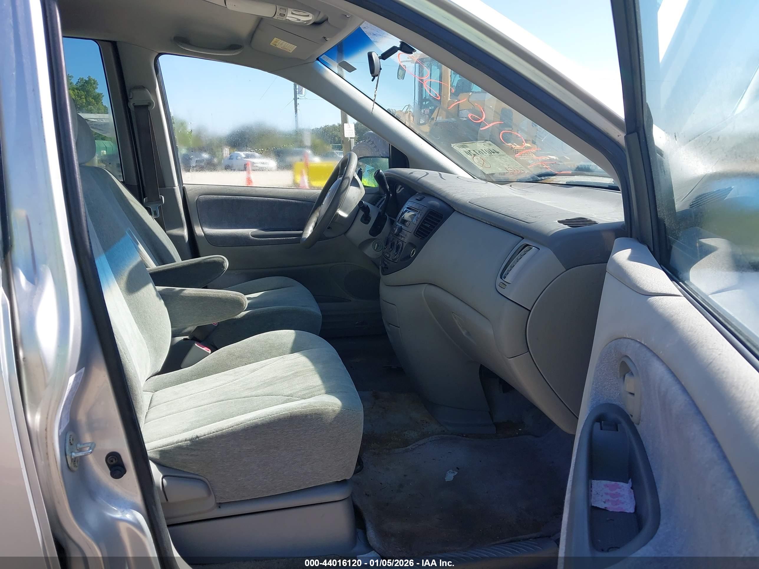 MAZDA MPV image 5
