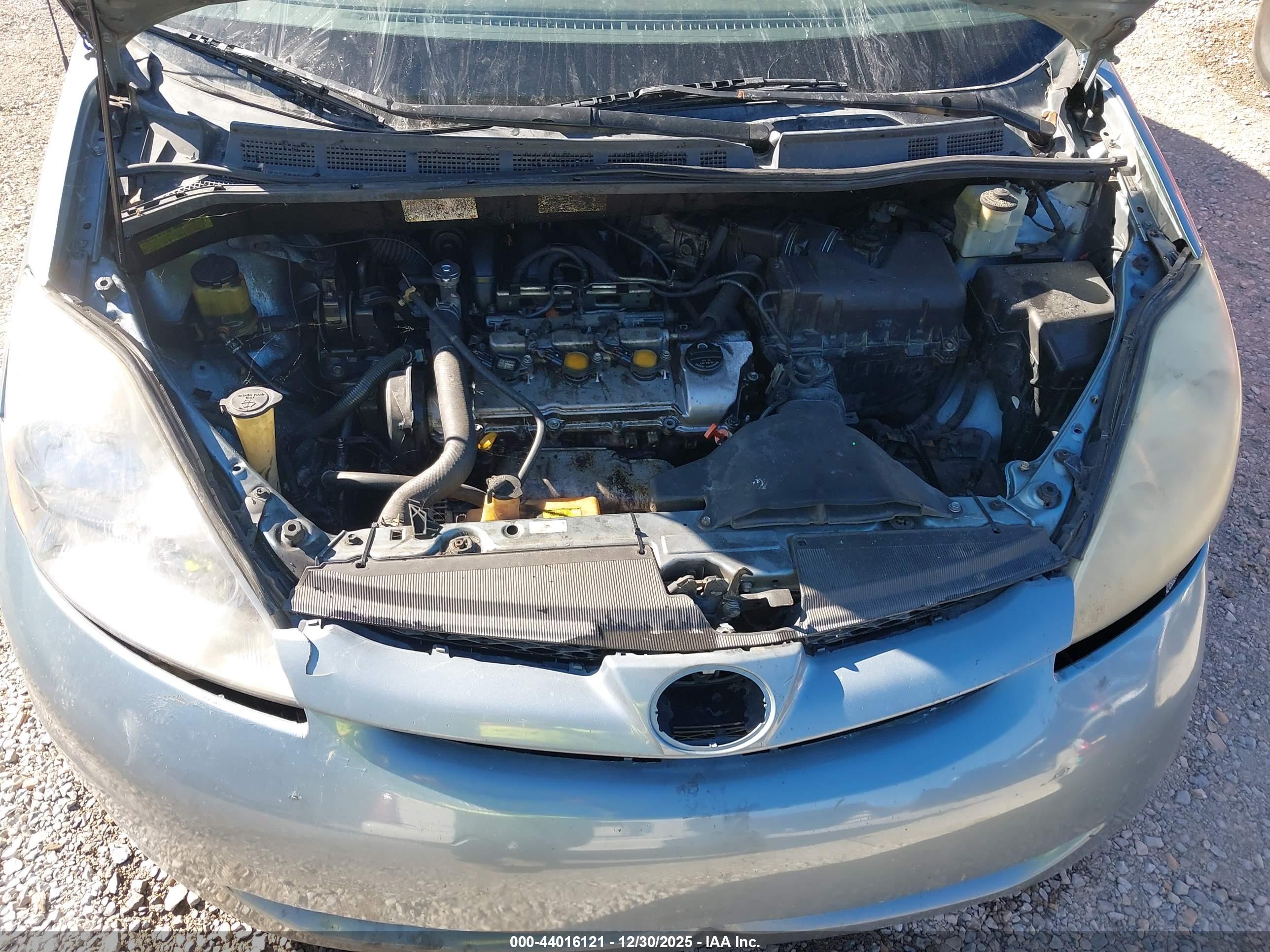 TOYOTA SIENNA image 10
