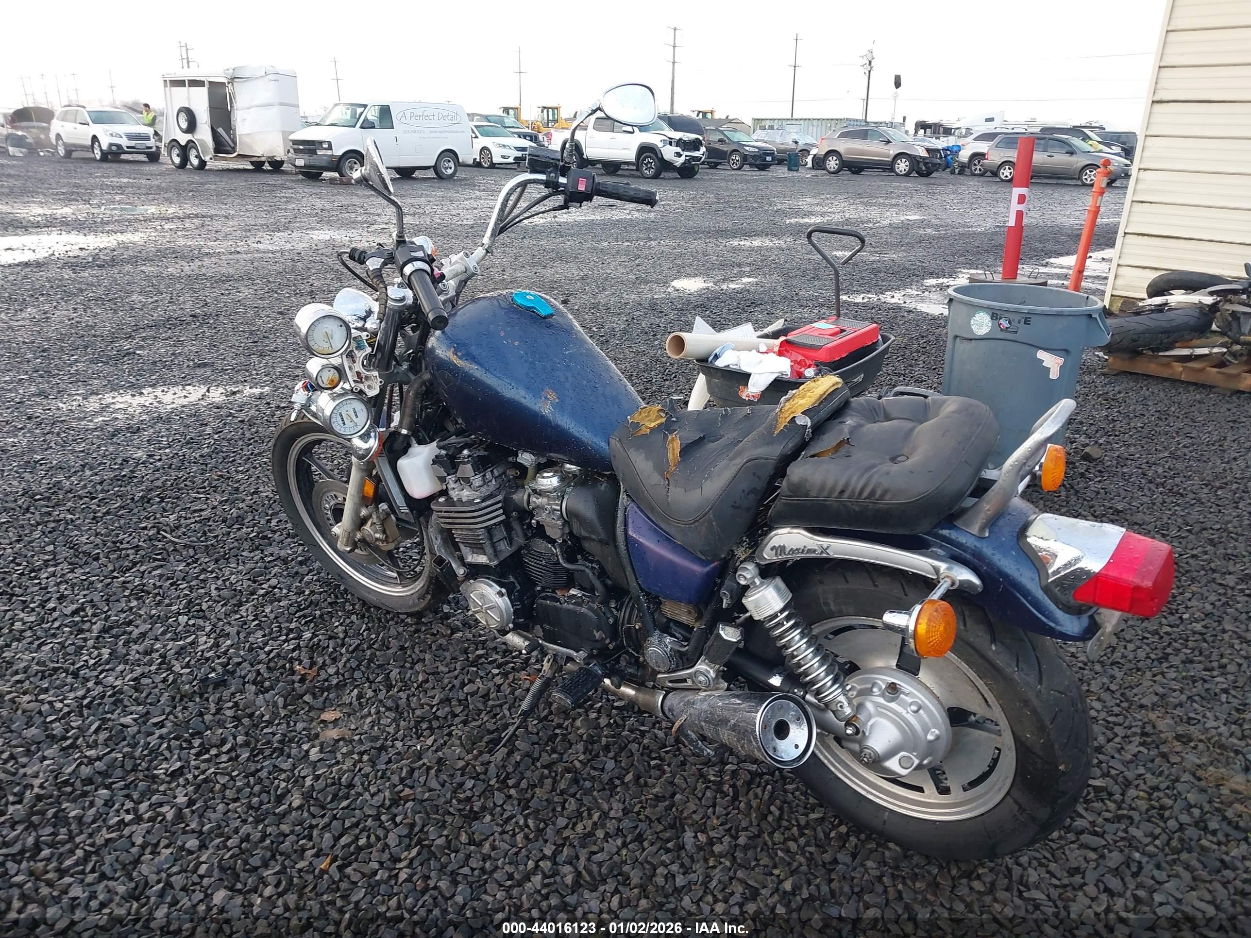 YAMAHA XJ700 image 3