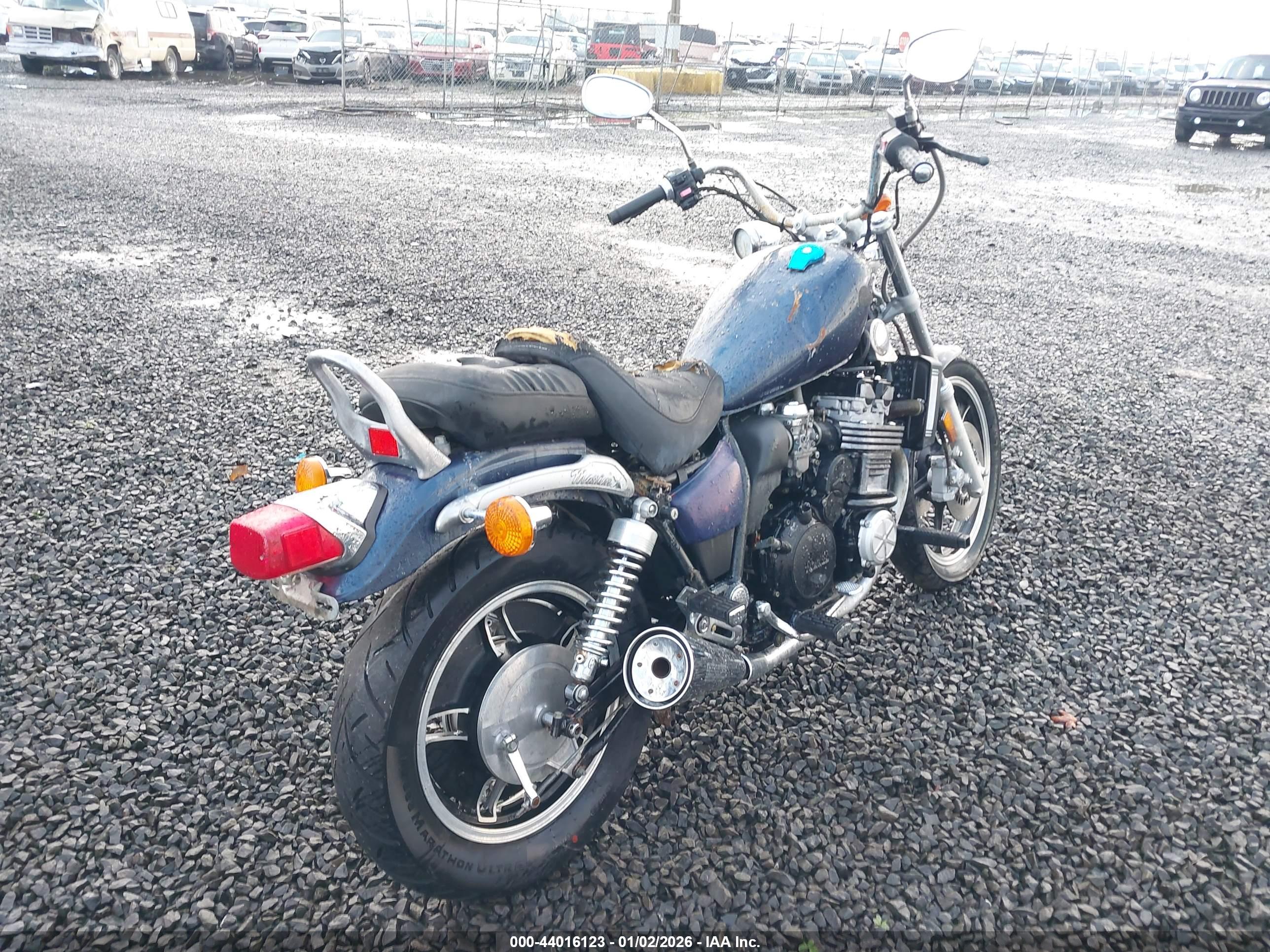 YAMAHA XJ700 image 4