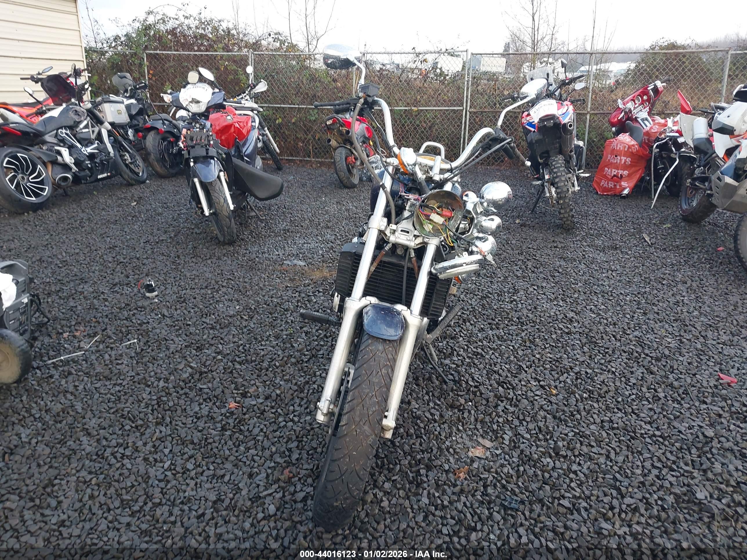 YAMAHA XJ700 image 5