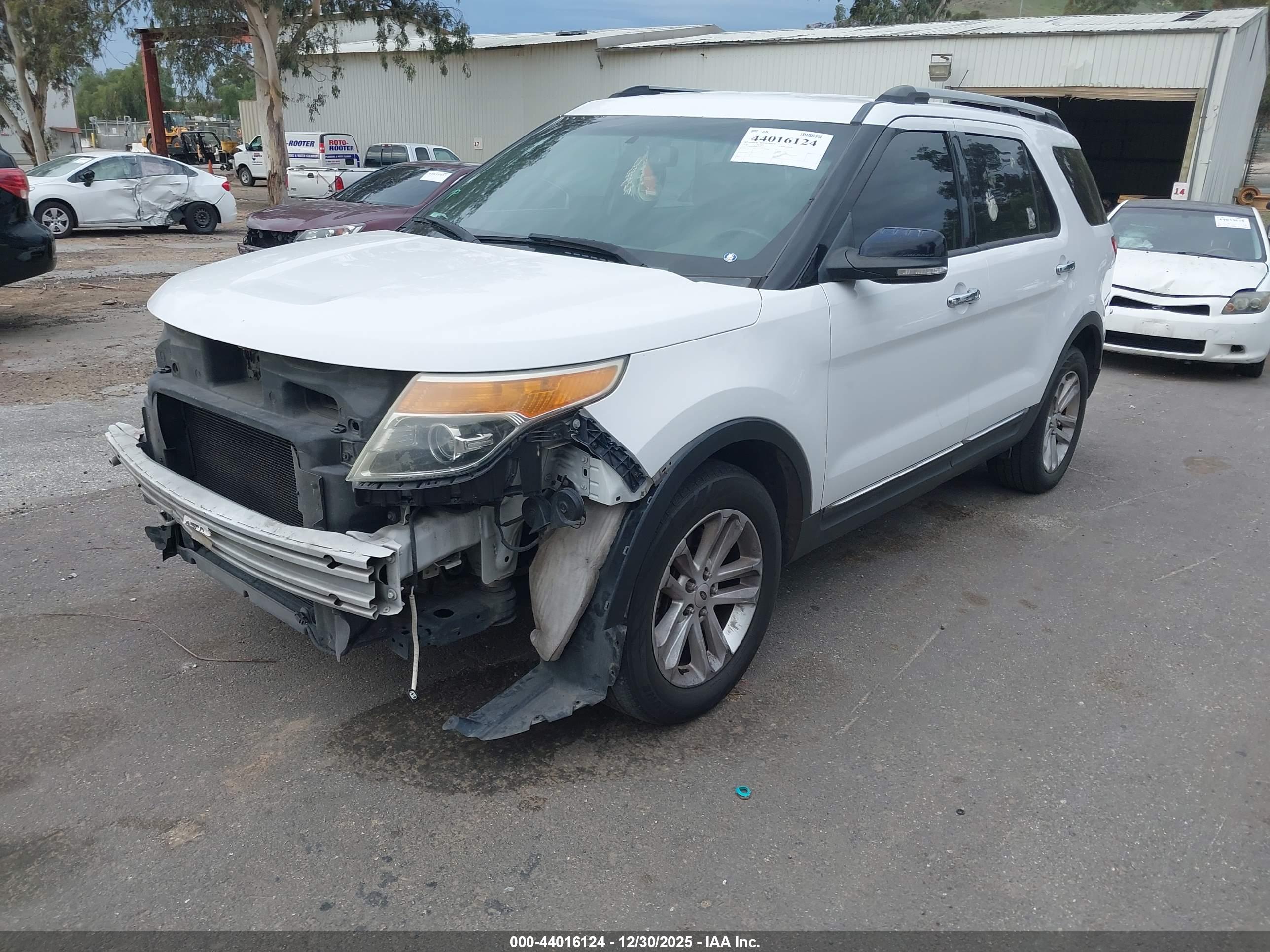 FORD EXPLORER image 2