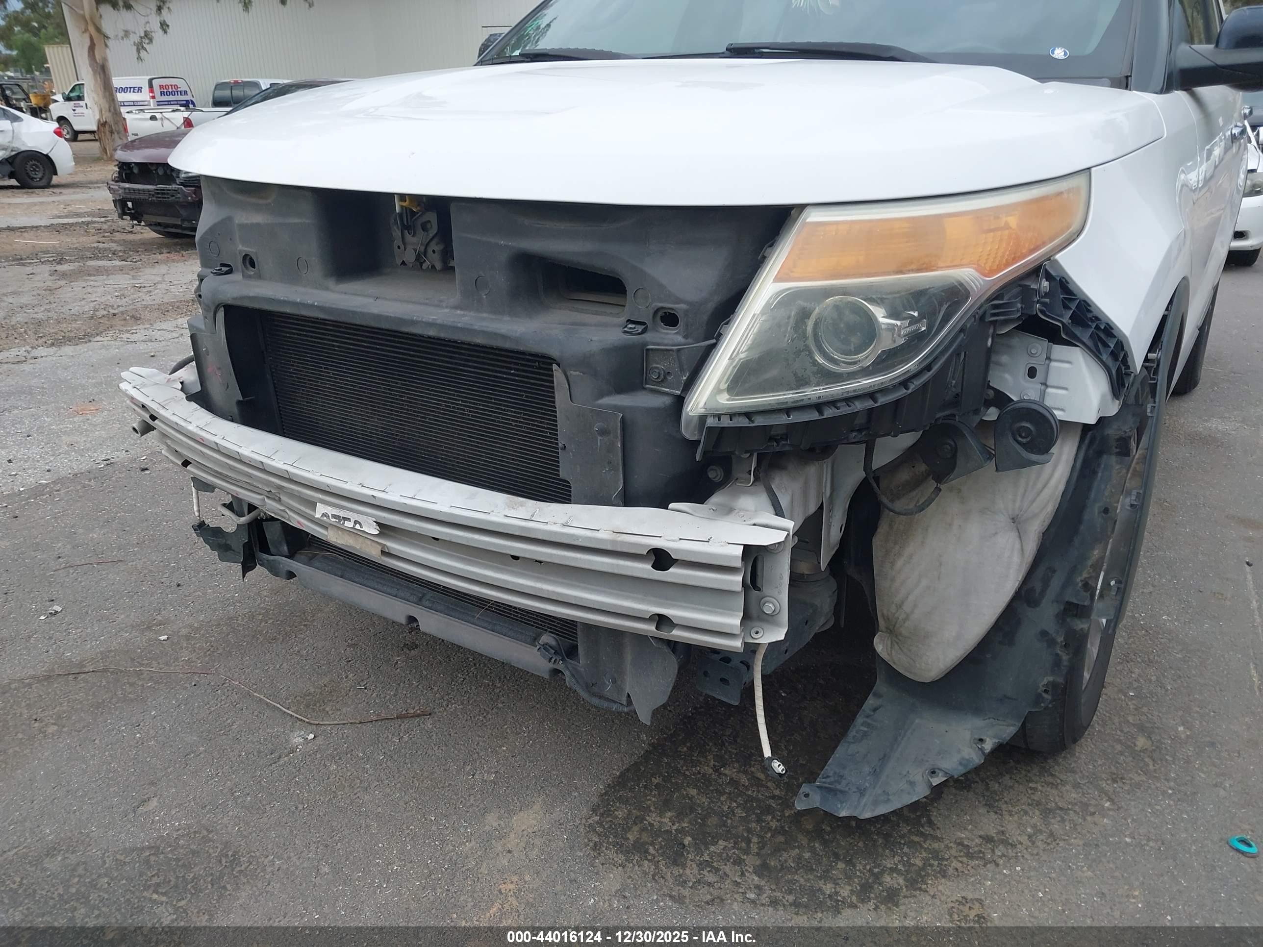 FORD EXPLORER image 6