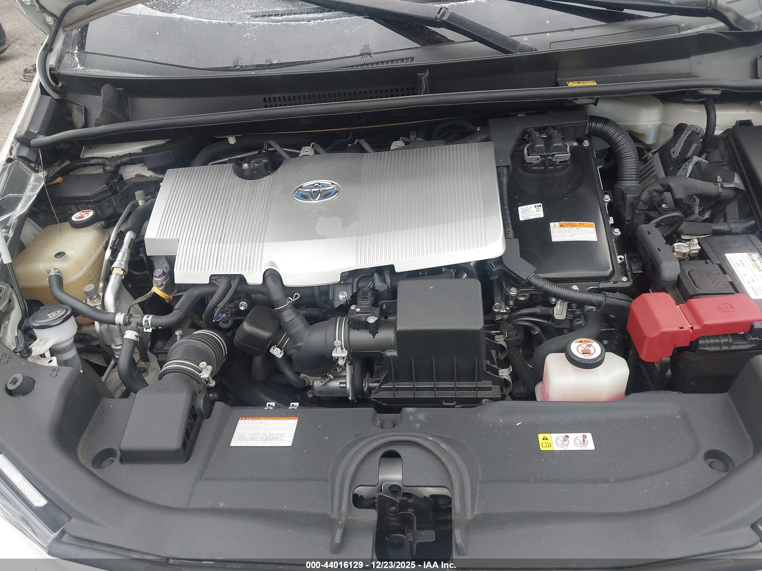 TOYOTA PRIUS image 10