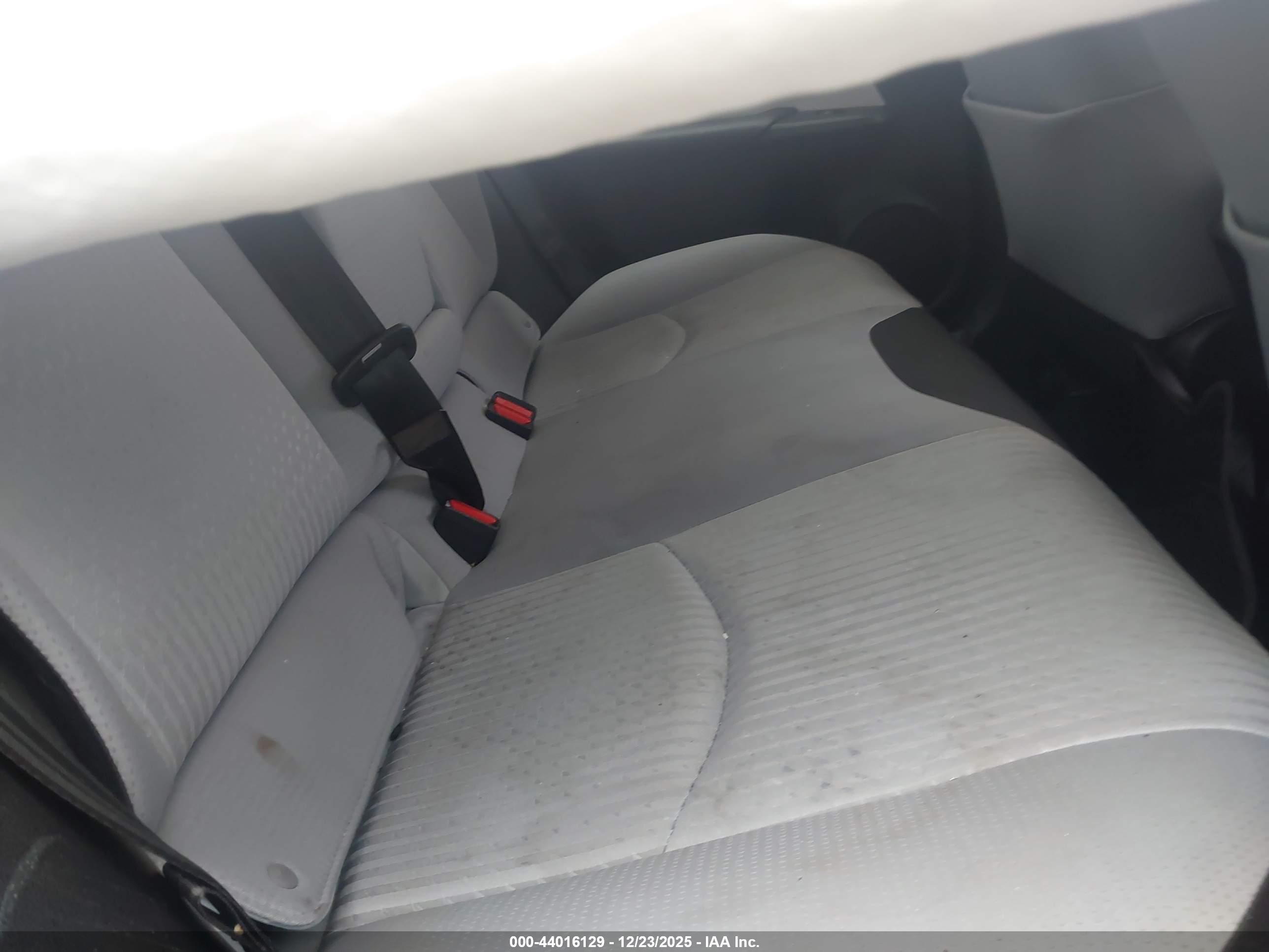 TOYOTA PRIUS image 8