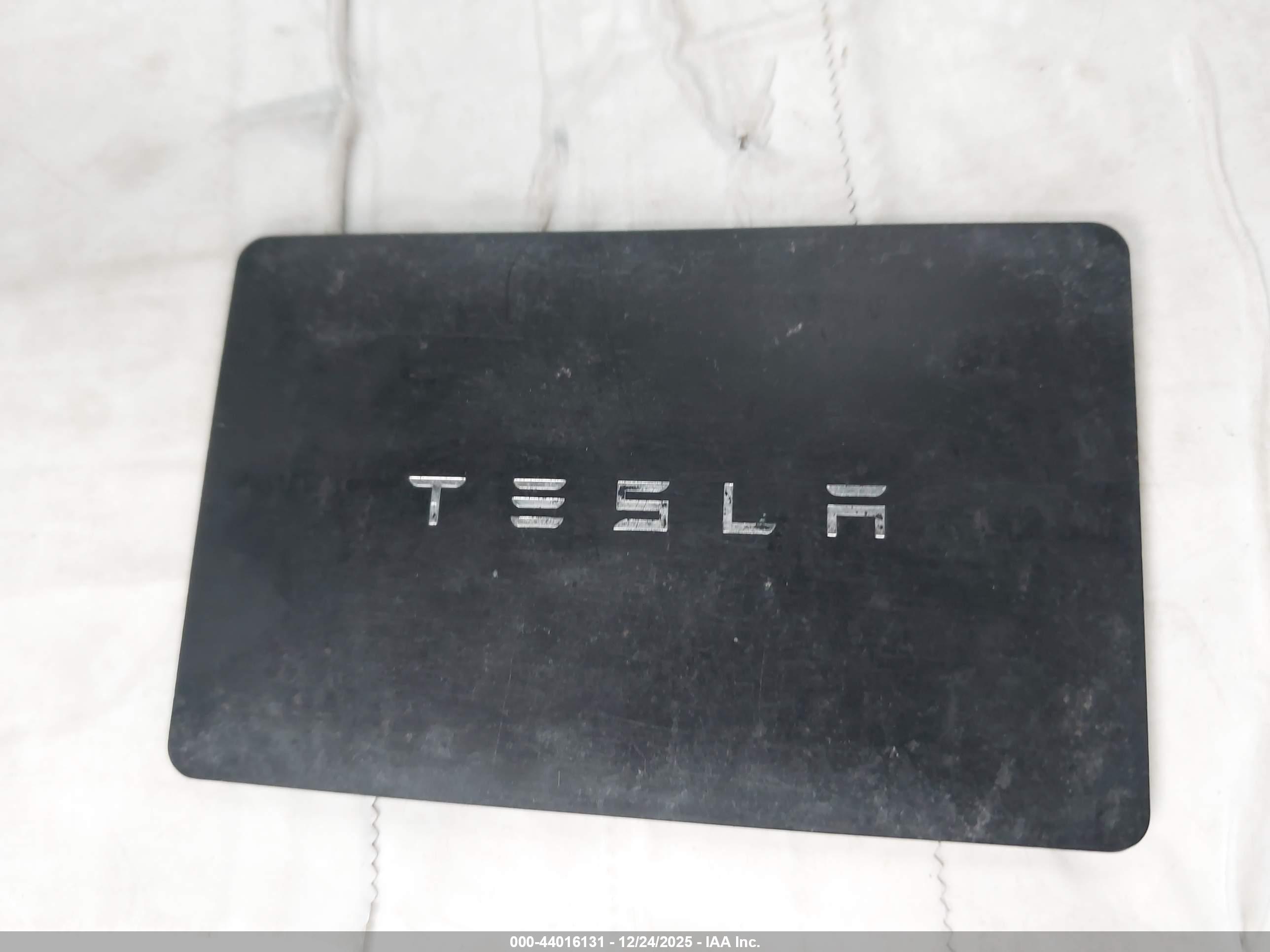 TESLA MODEL image 11