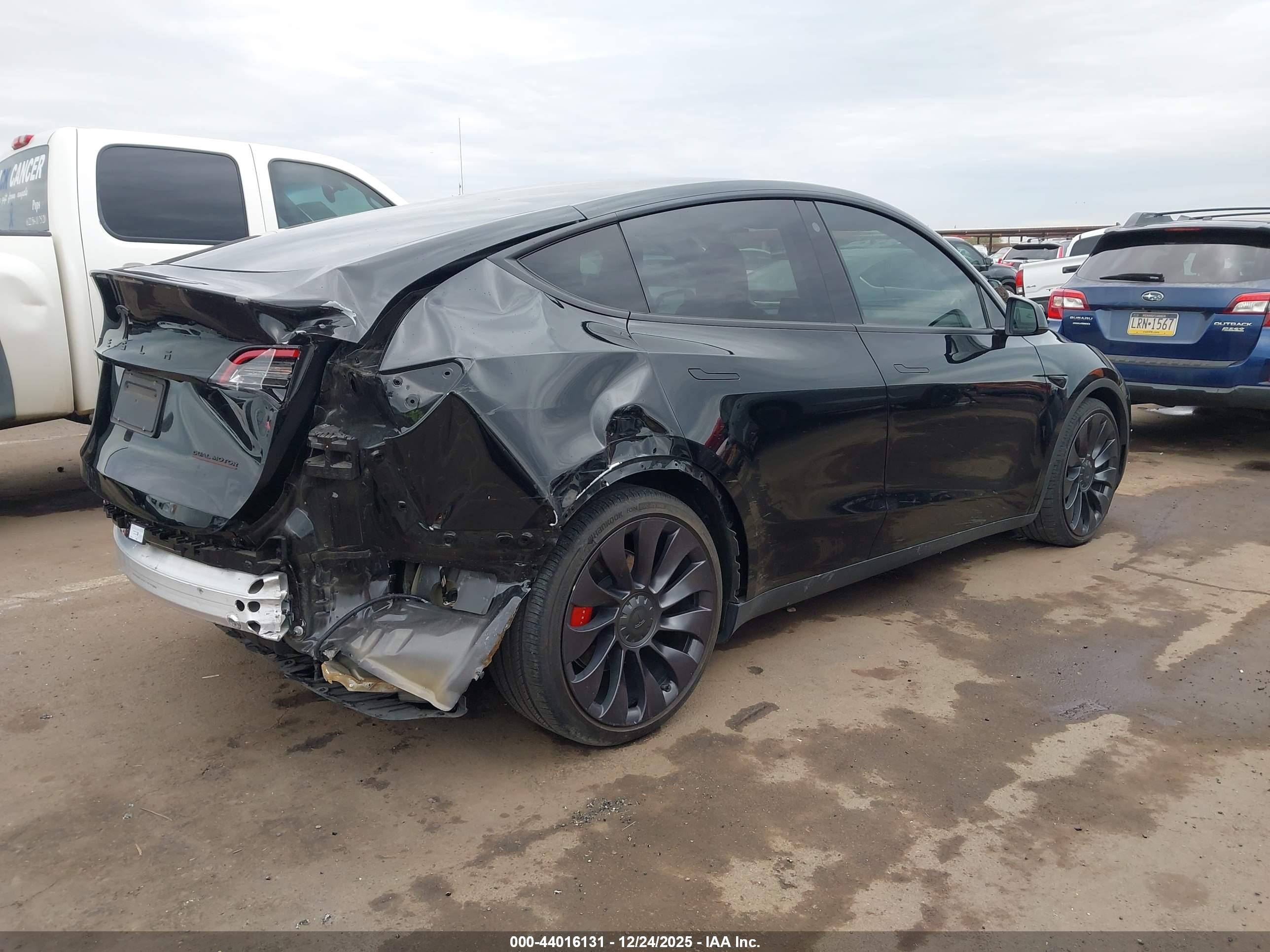 TESLA MODEL image 4