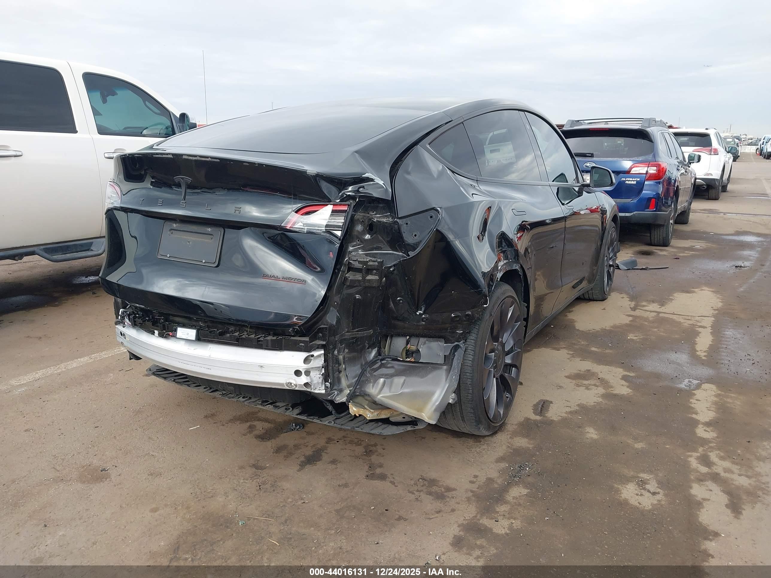 TESLA MODEL image 6