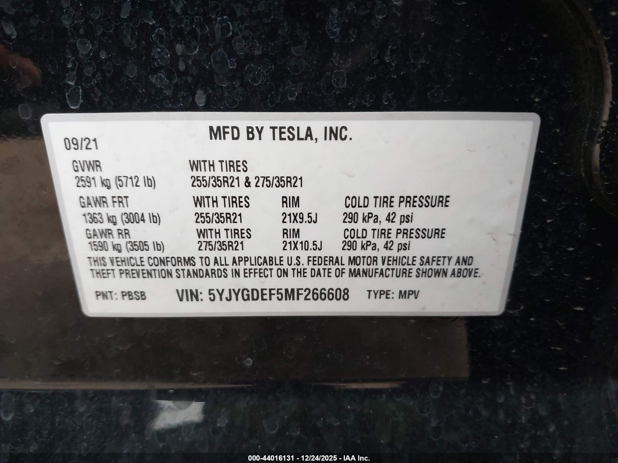 TESLA MODEL image 9