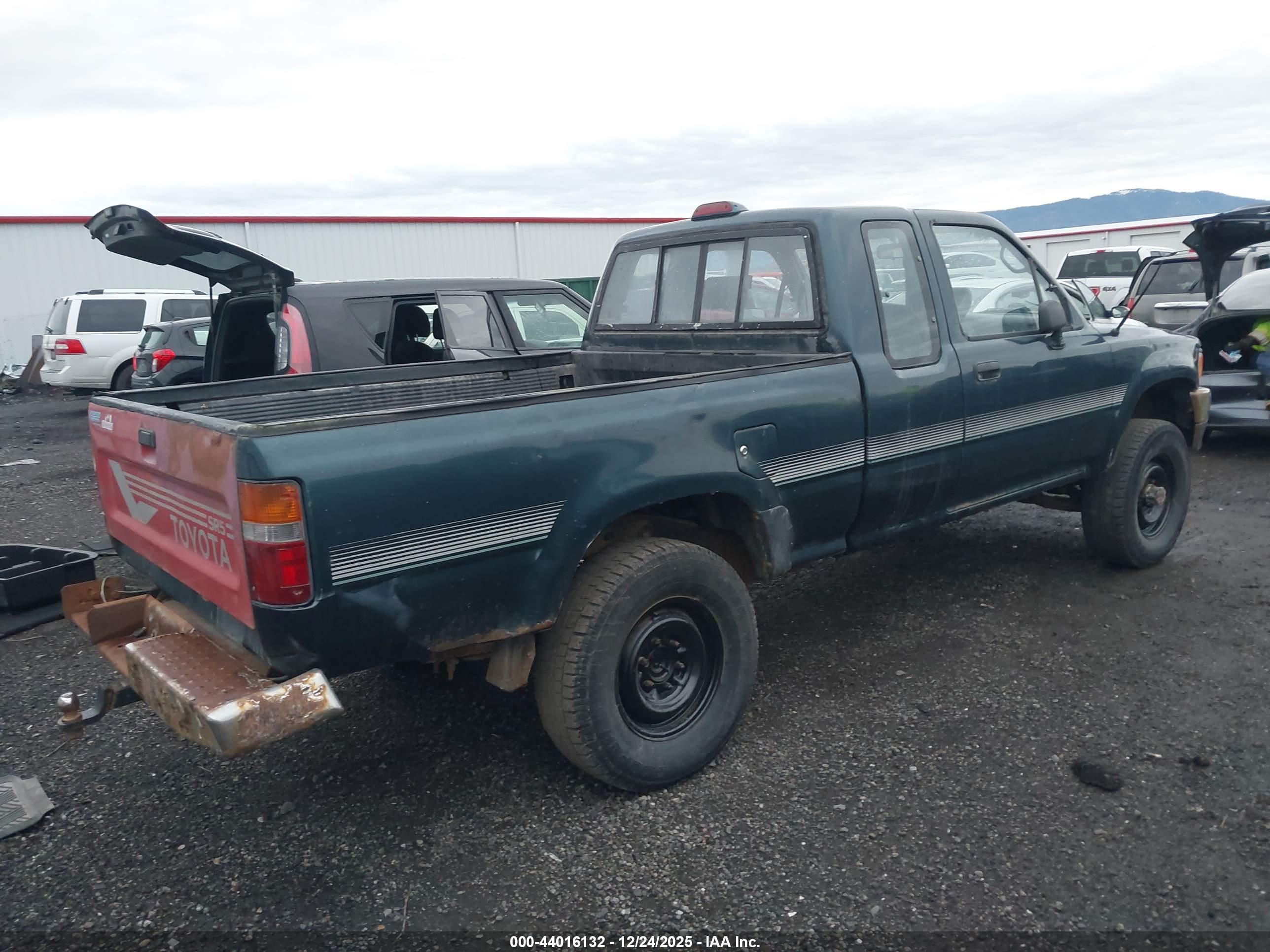 TOYOTA PICKUP image 4