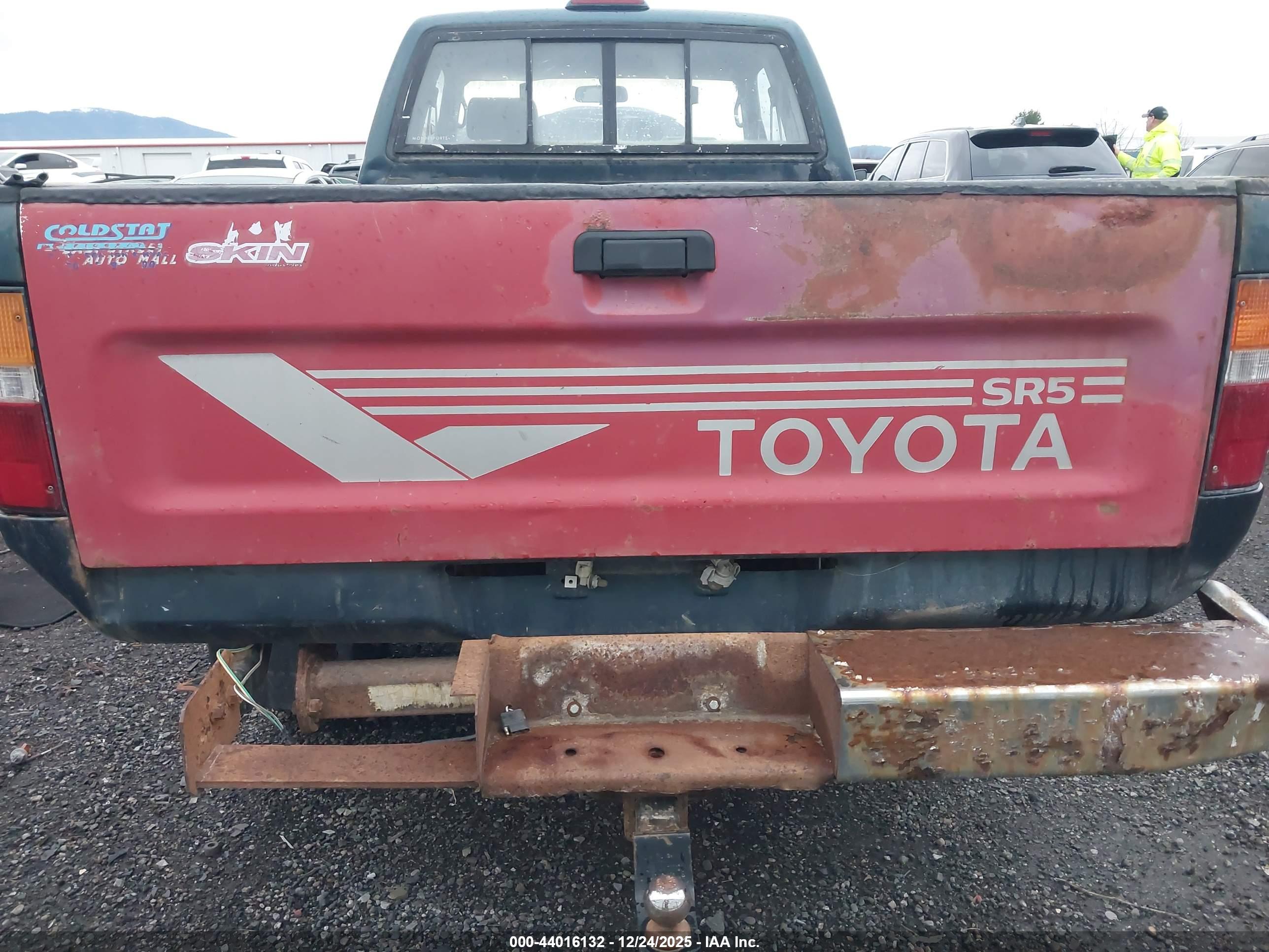 TOYOTA PICKUP image 6