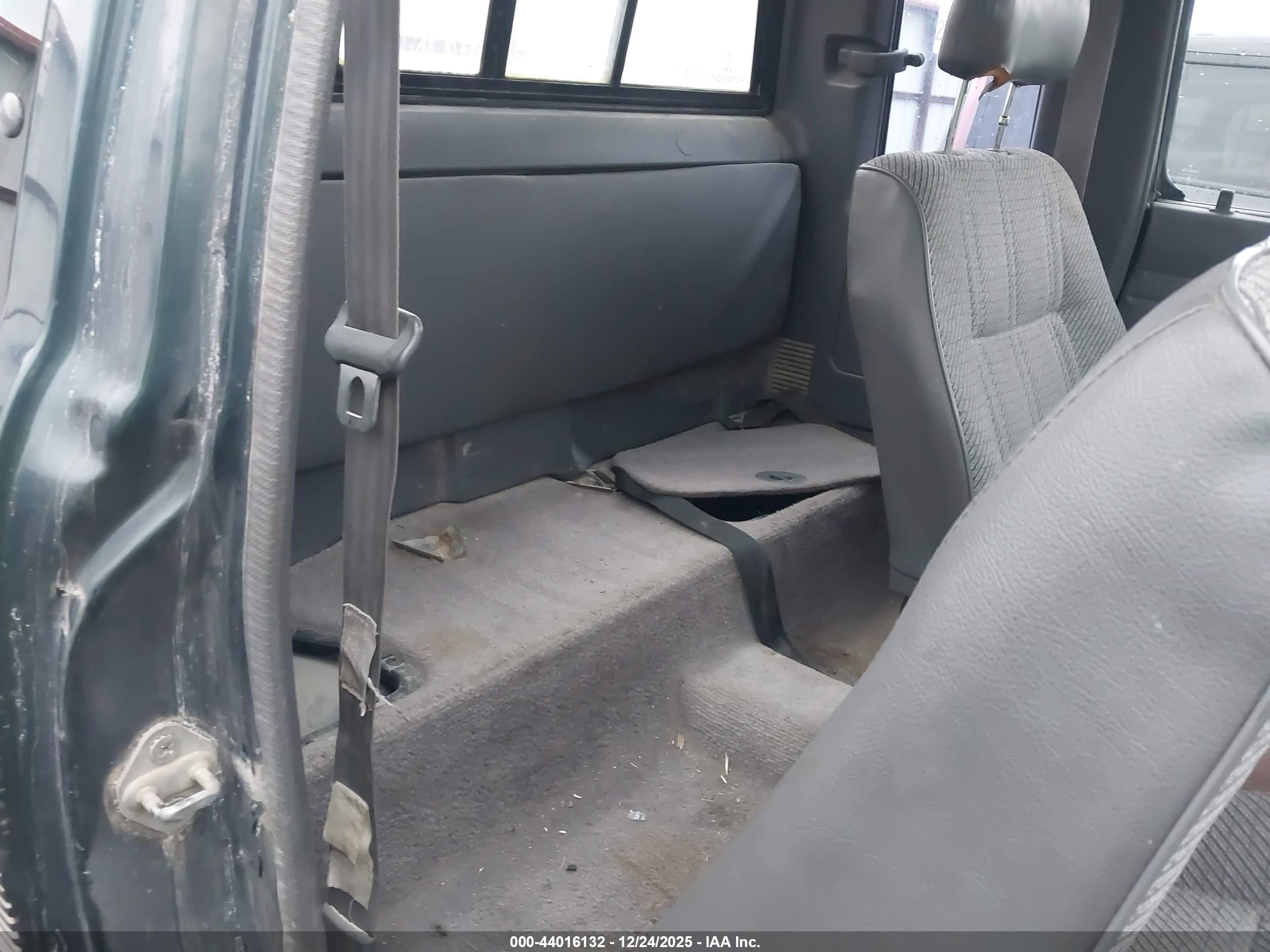 TOYOTA PICKUP image 8