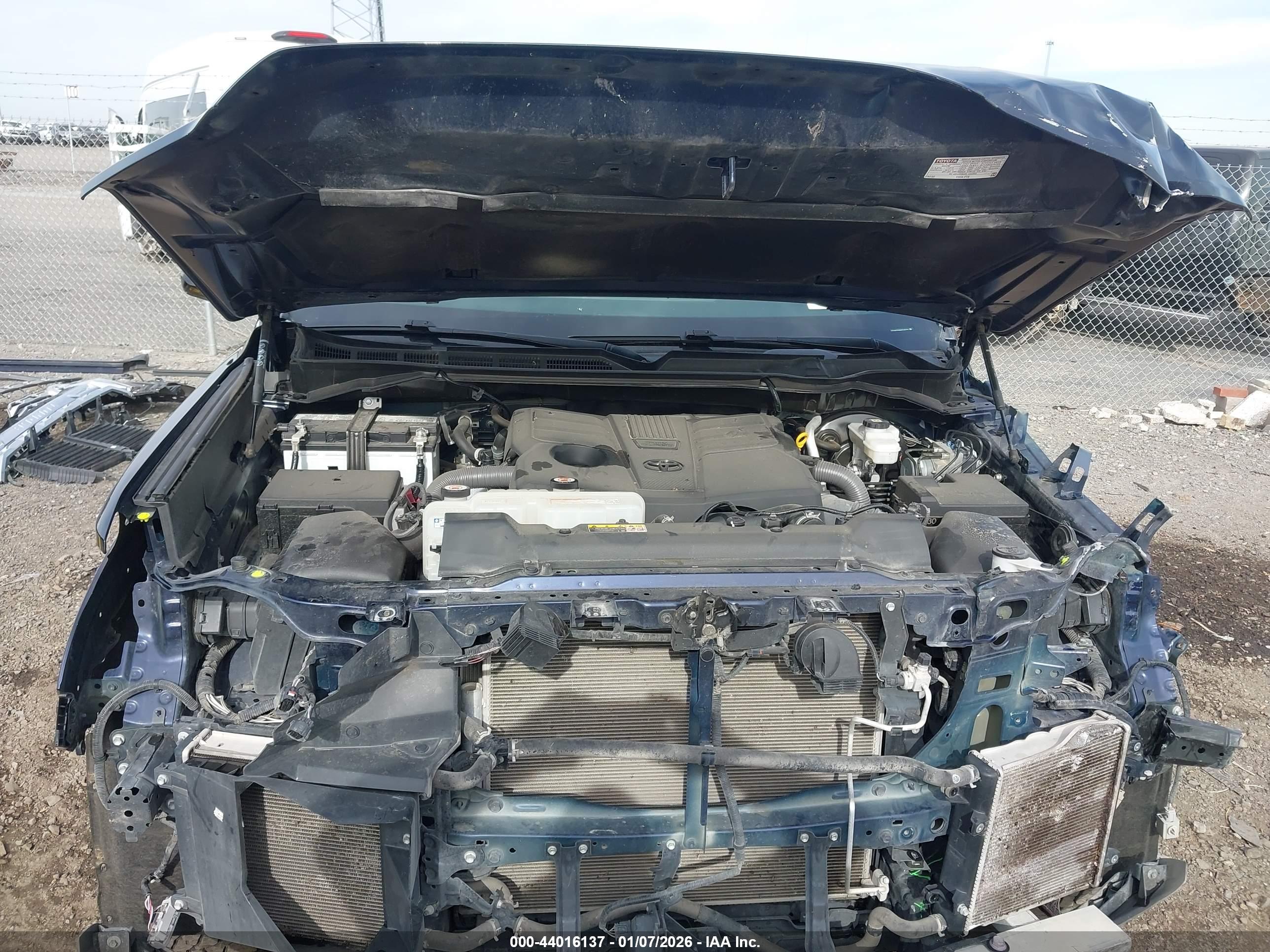 TOYOTA TUNDRA image 10