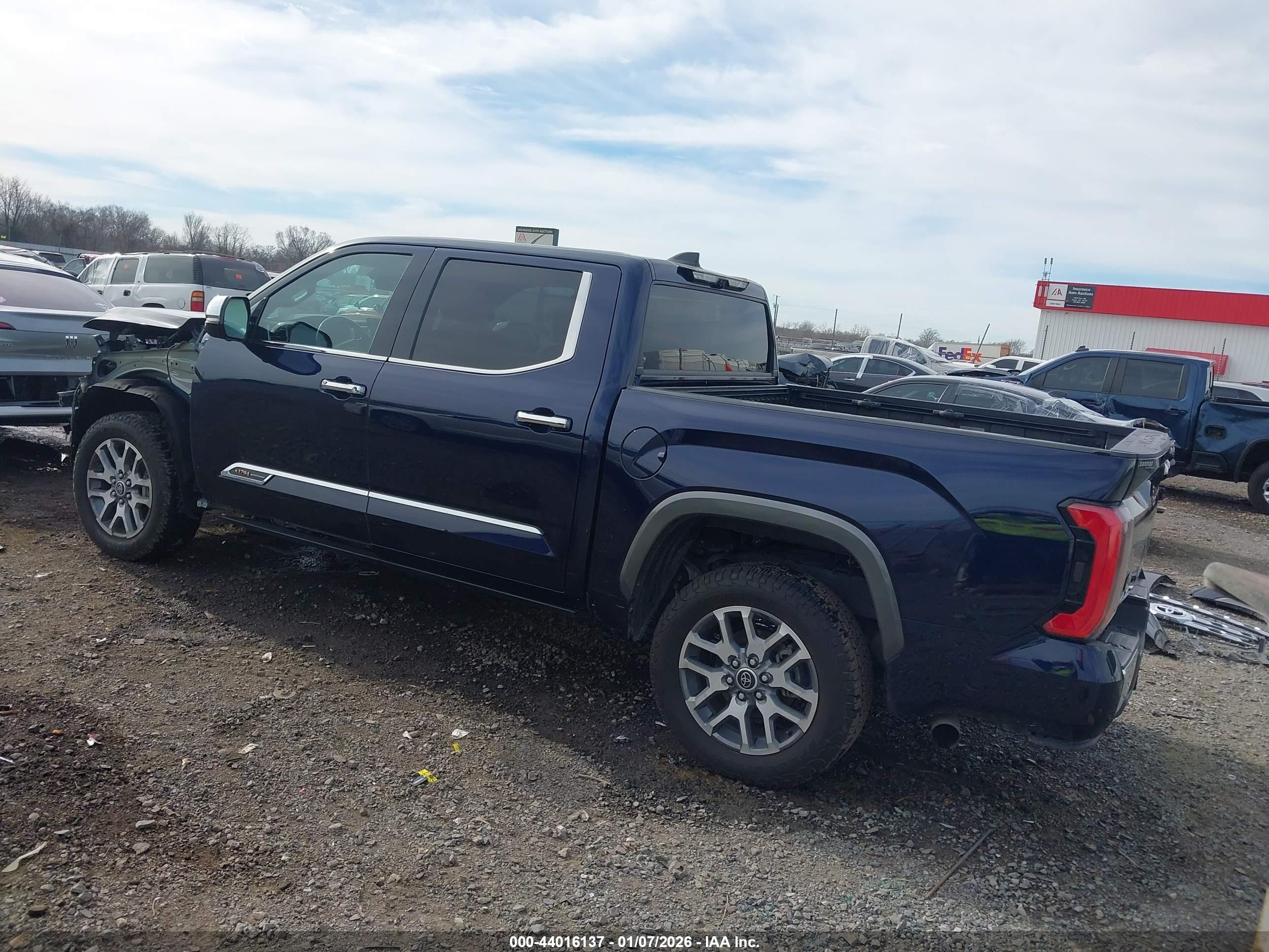 TOYOTA TUNDRA image 3