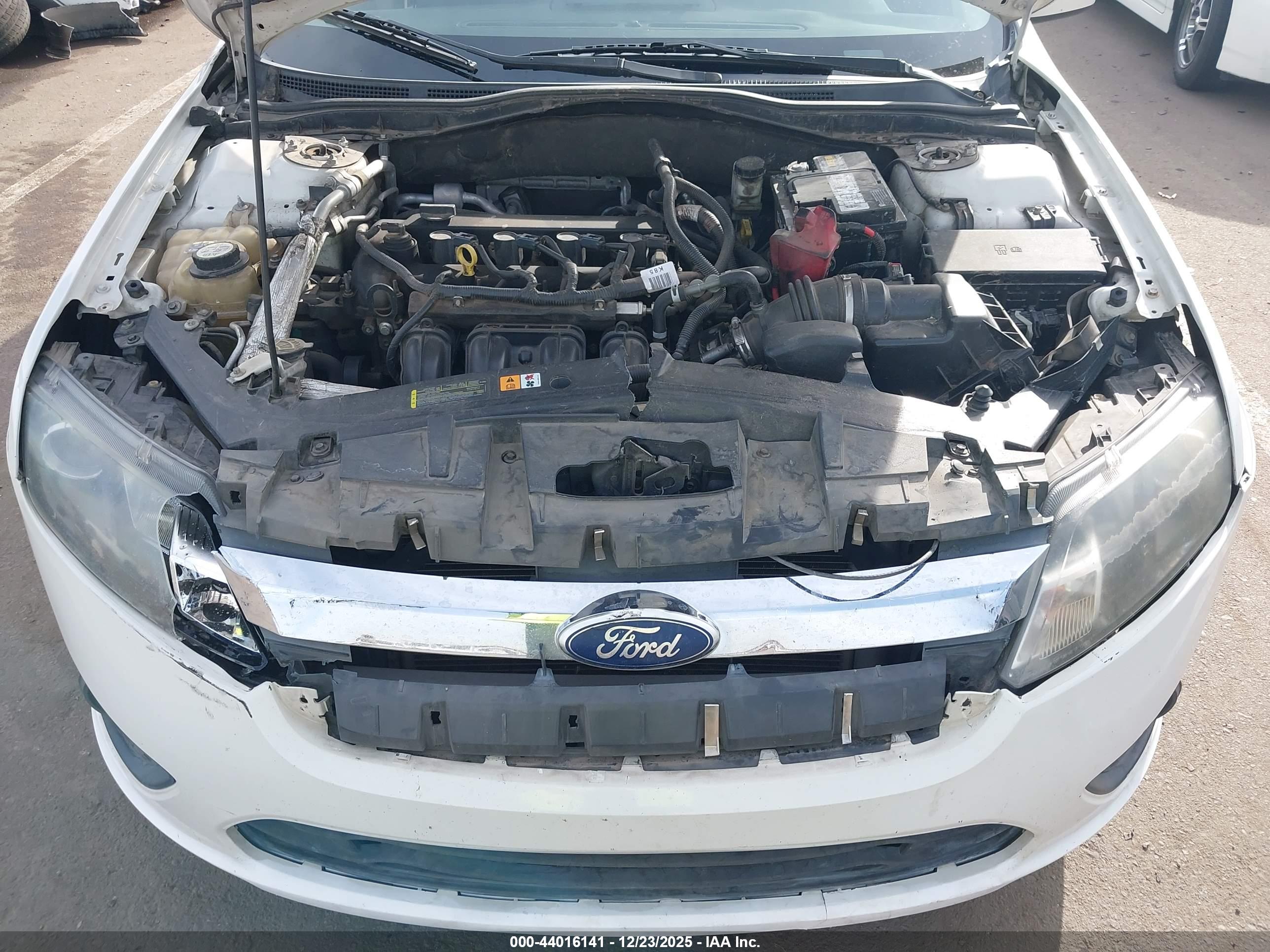 FORD FUSION image 10