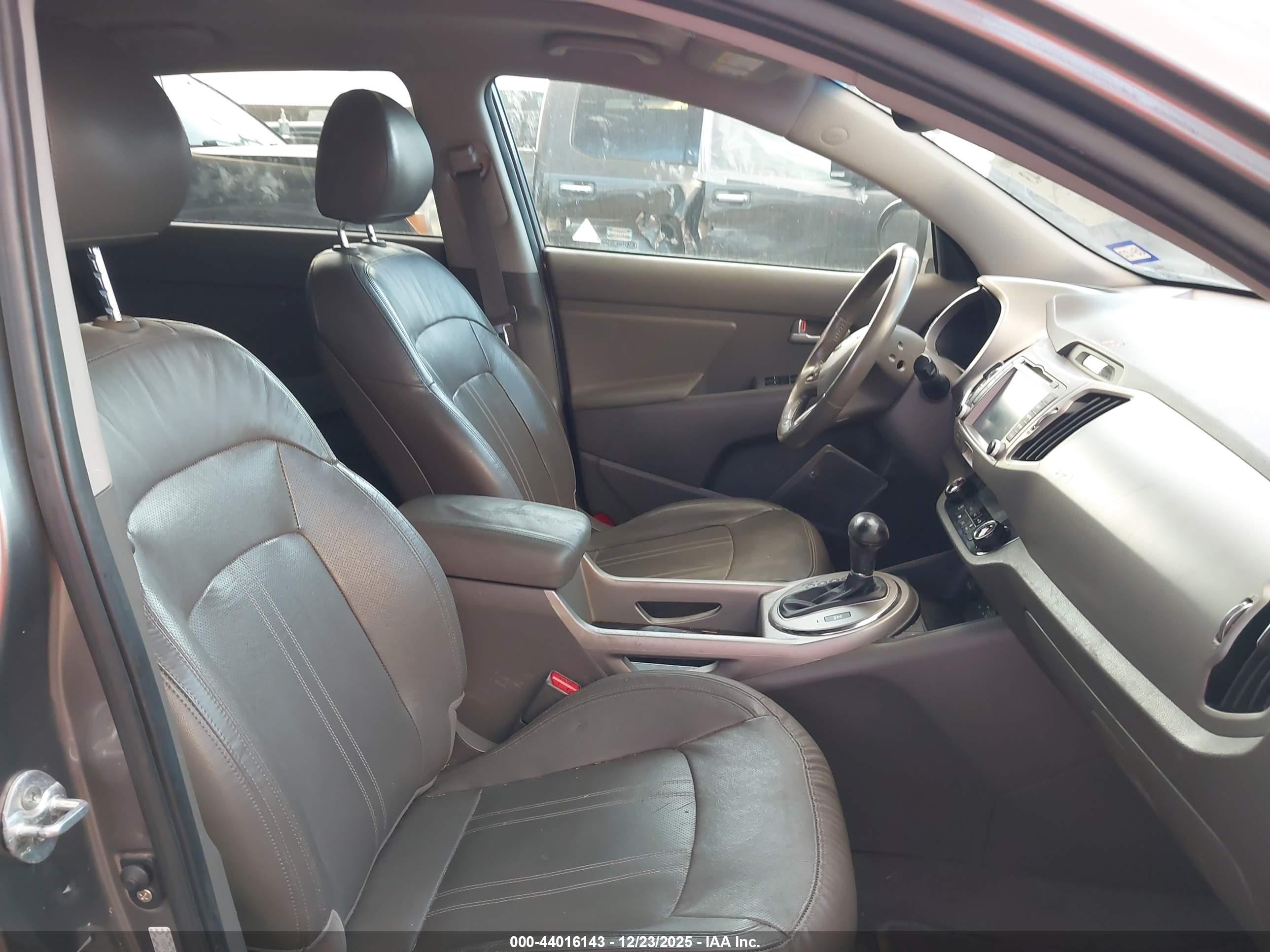 KIA SPORTAGE image 5