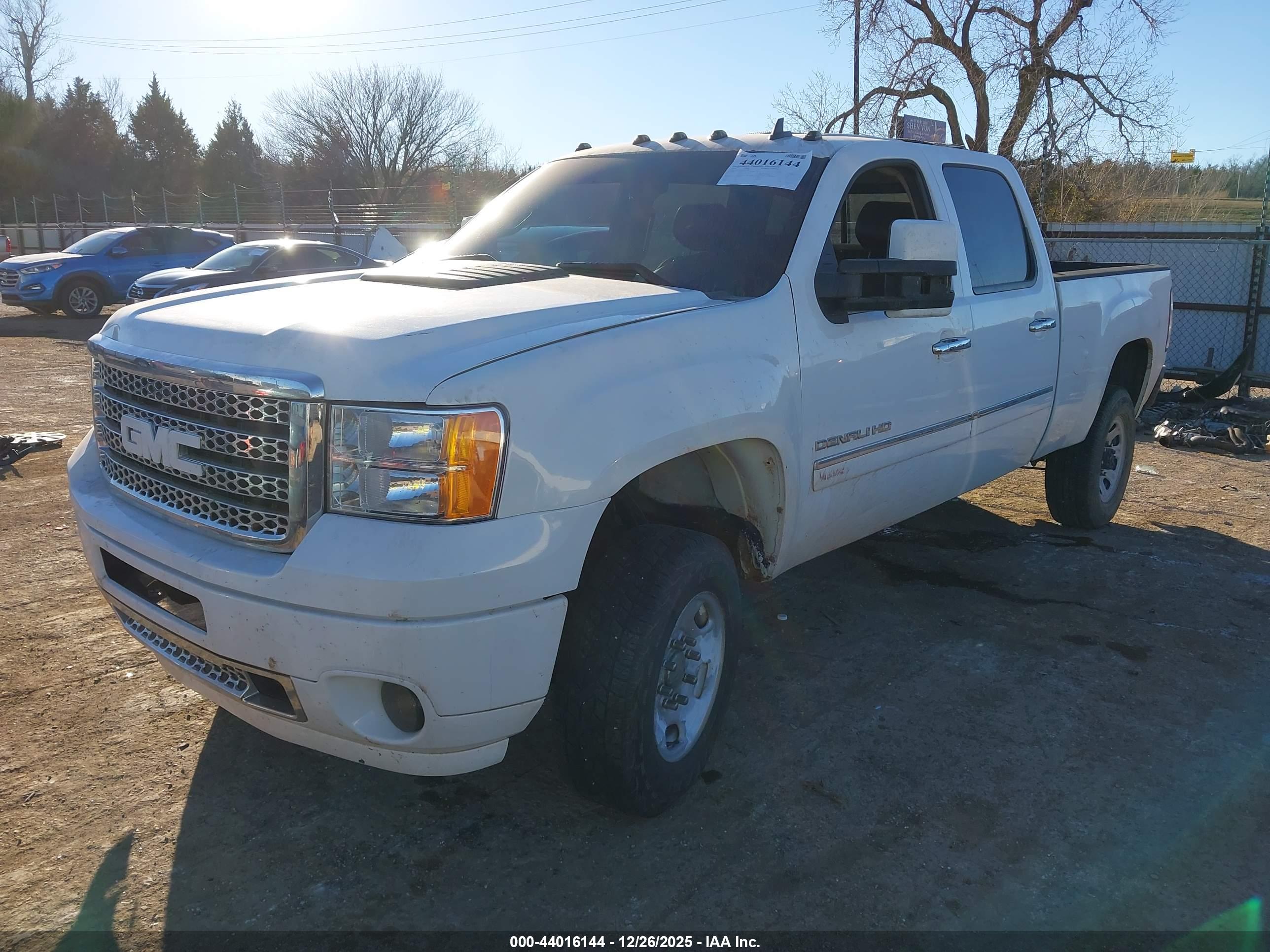 GMC SIERRA image 2